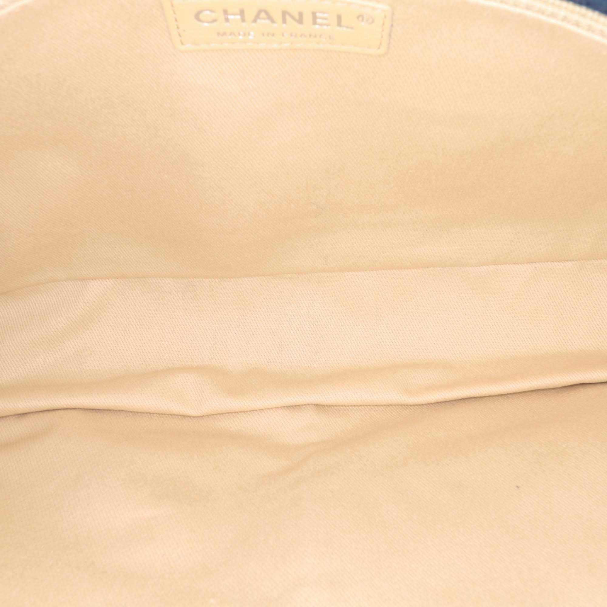 Medium Quilted Nubuck Natural Beauty Split Pocket Flap