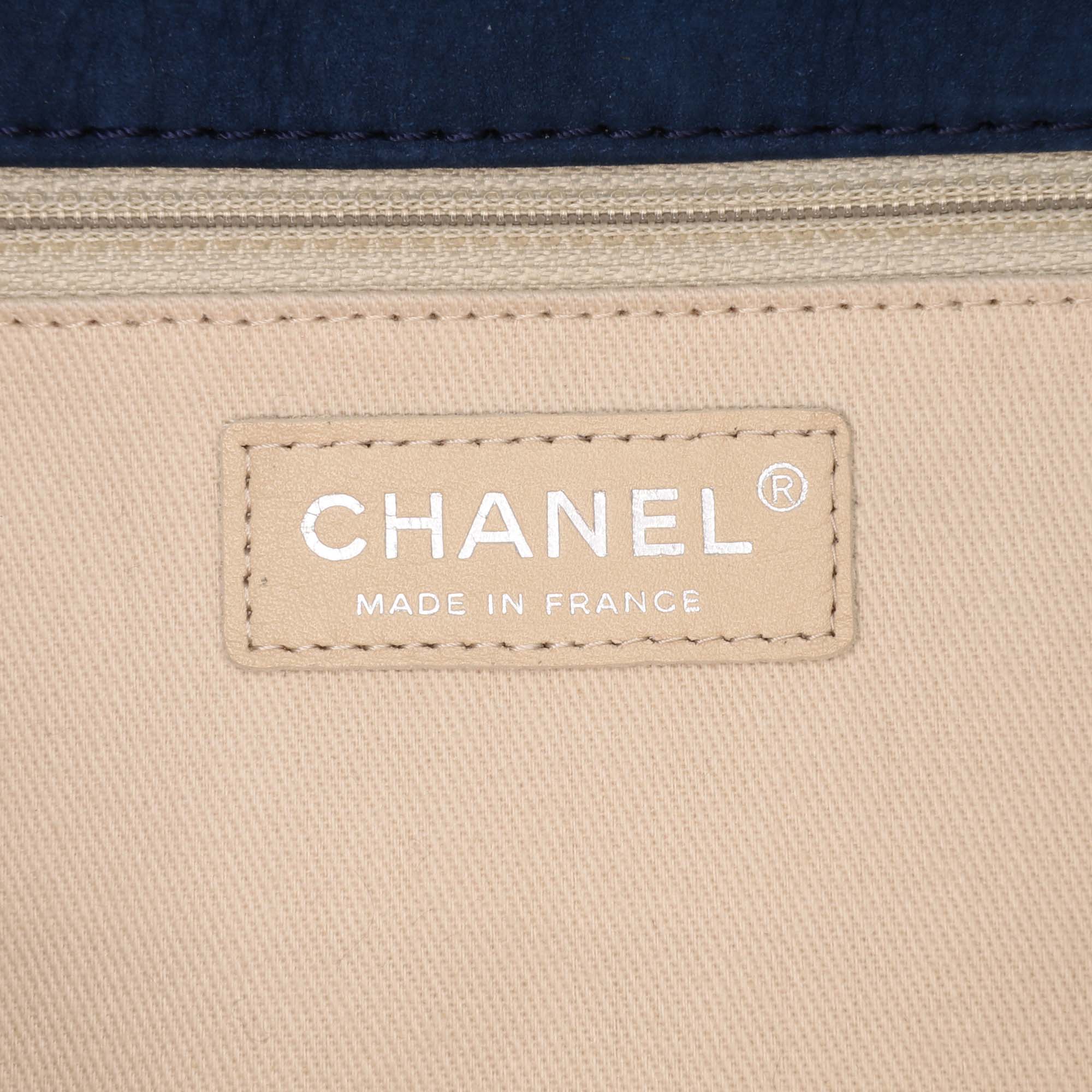 Medium Quilted Nubuck Natural Beauty Split Pocket Flap