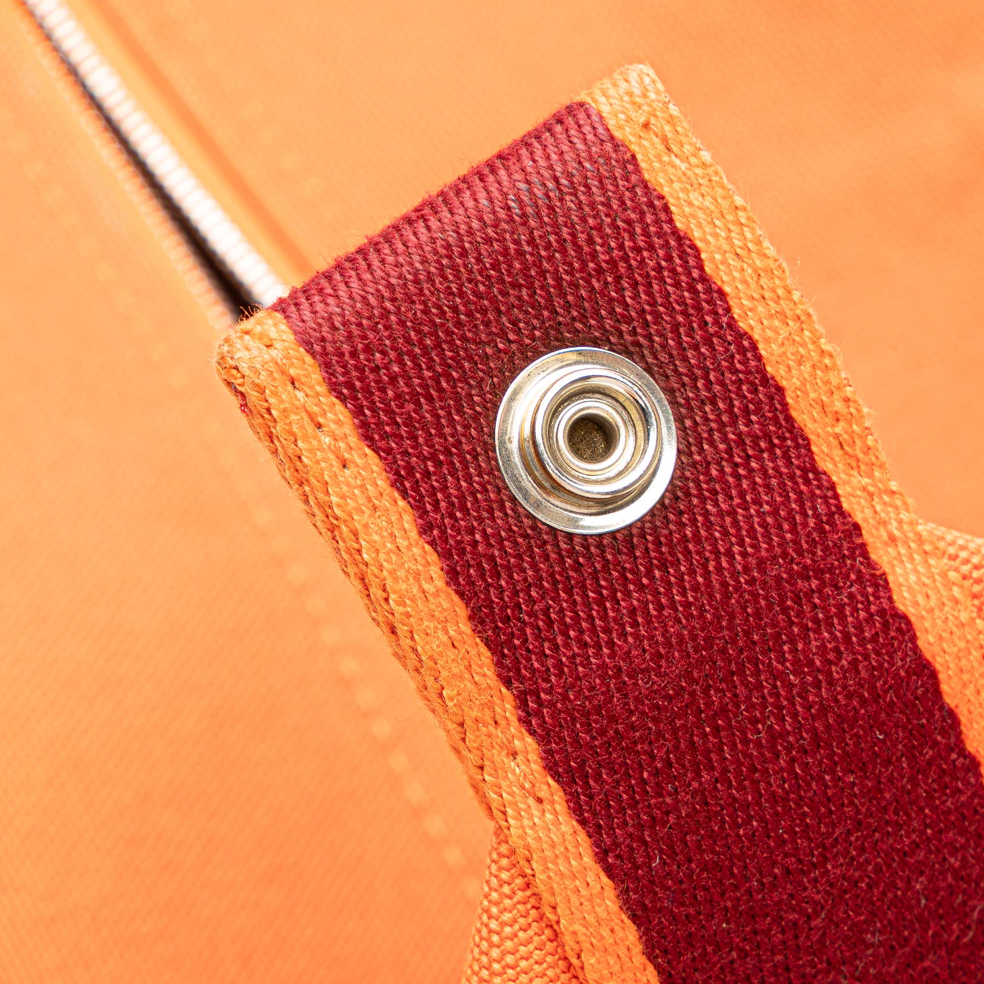 Large Toile Bride A Brac