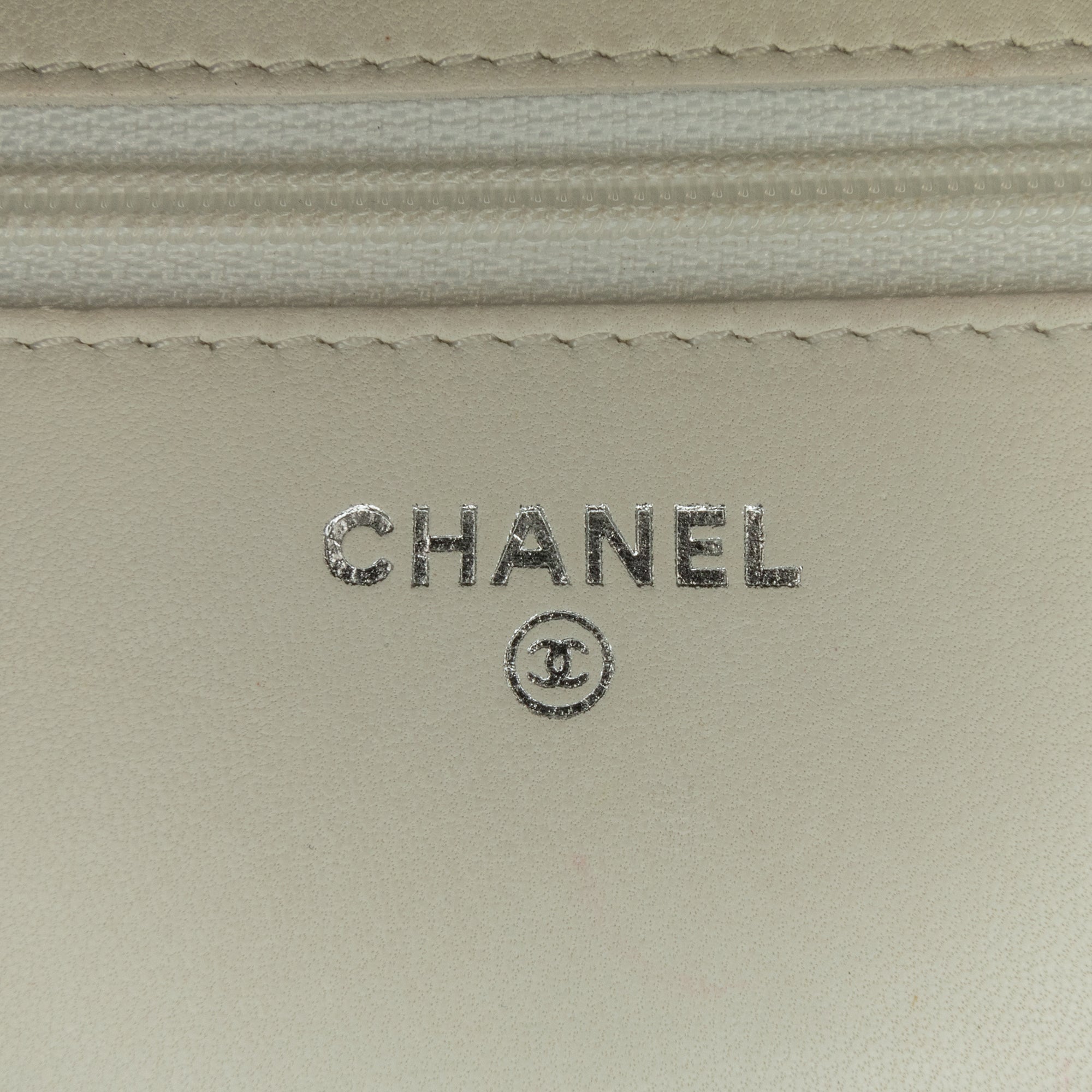 CC Coated Tweed Wallet On Chain