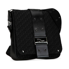 Oblique Canvas Street Chic Crossbody