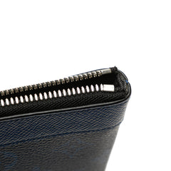 Monogram Taigarama Pochette Discovery PM
