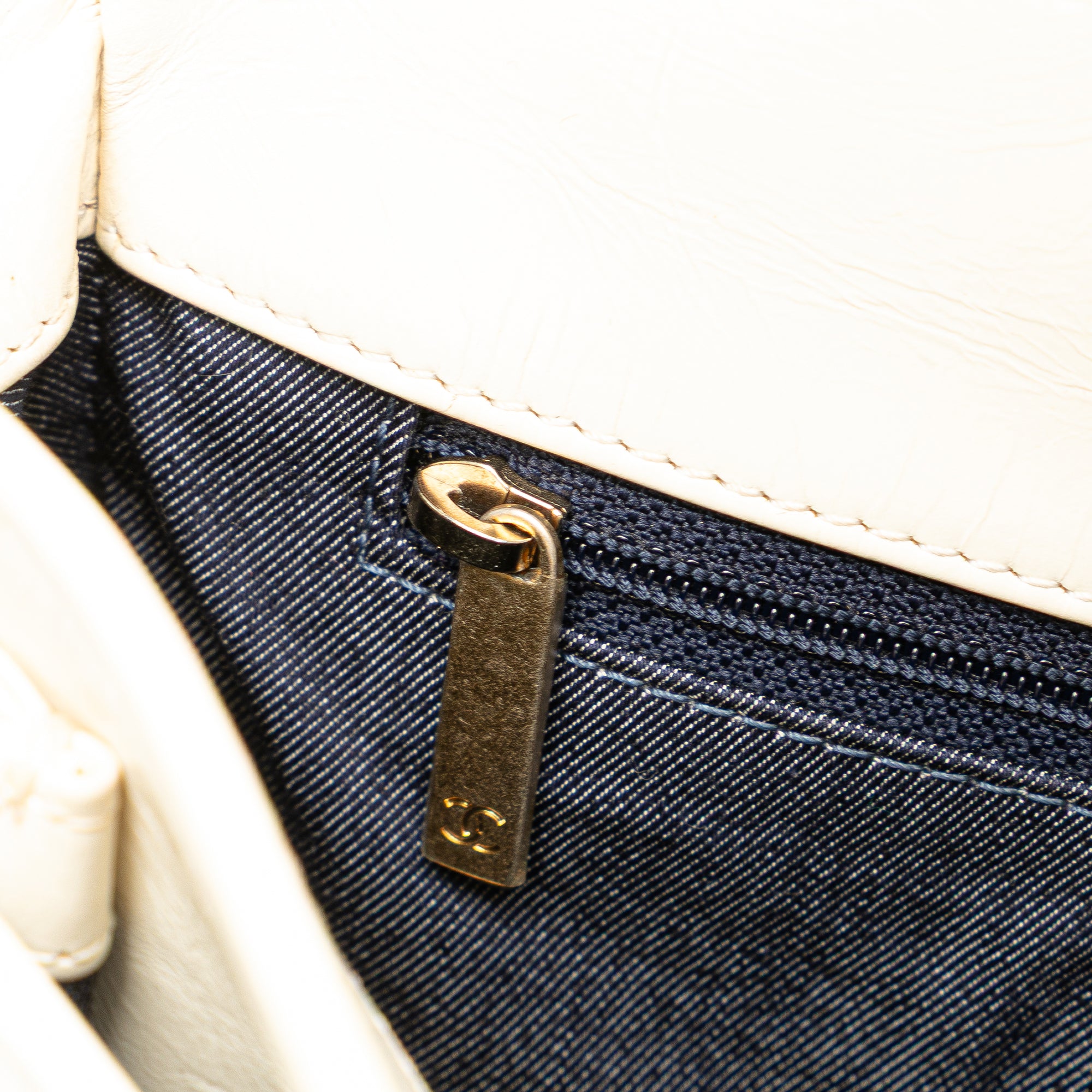 Crumpled Calfskin En Vogue Rope Flap