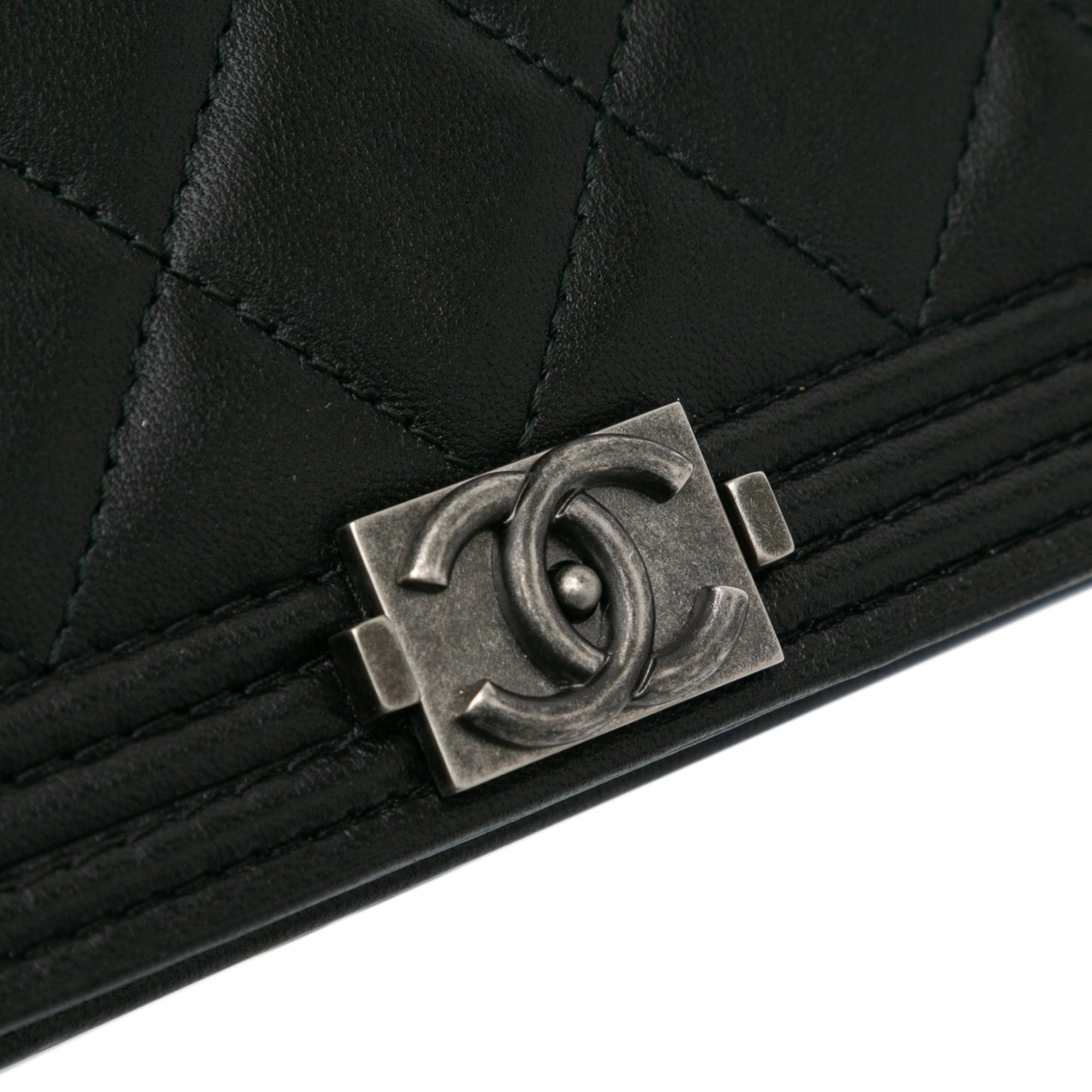 Lambskin Boy Wallet On Chain