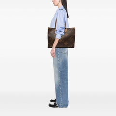 Monogram Reverse Giant OnTheGo GM