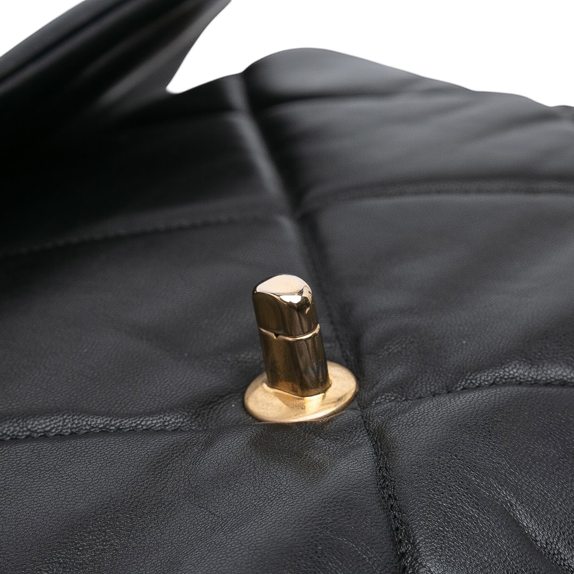 Maxi Lambskin 19 Flap