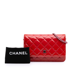 Bicolor Classic Patent Wallet On Chain