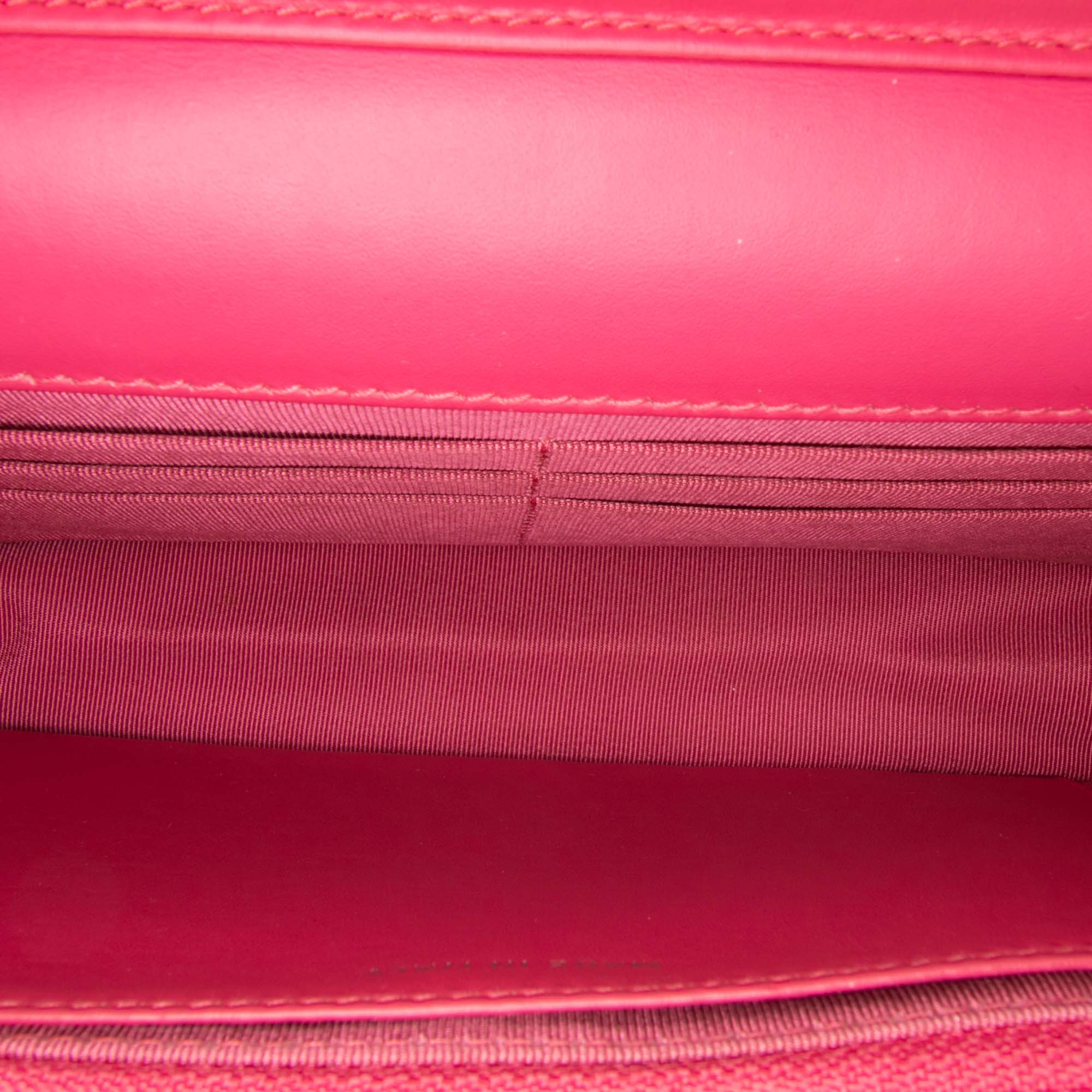 Bicolor Classic Patent Wallet On Chain