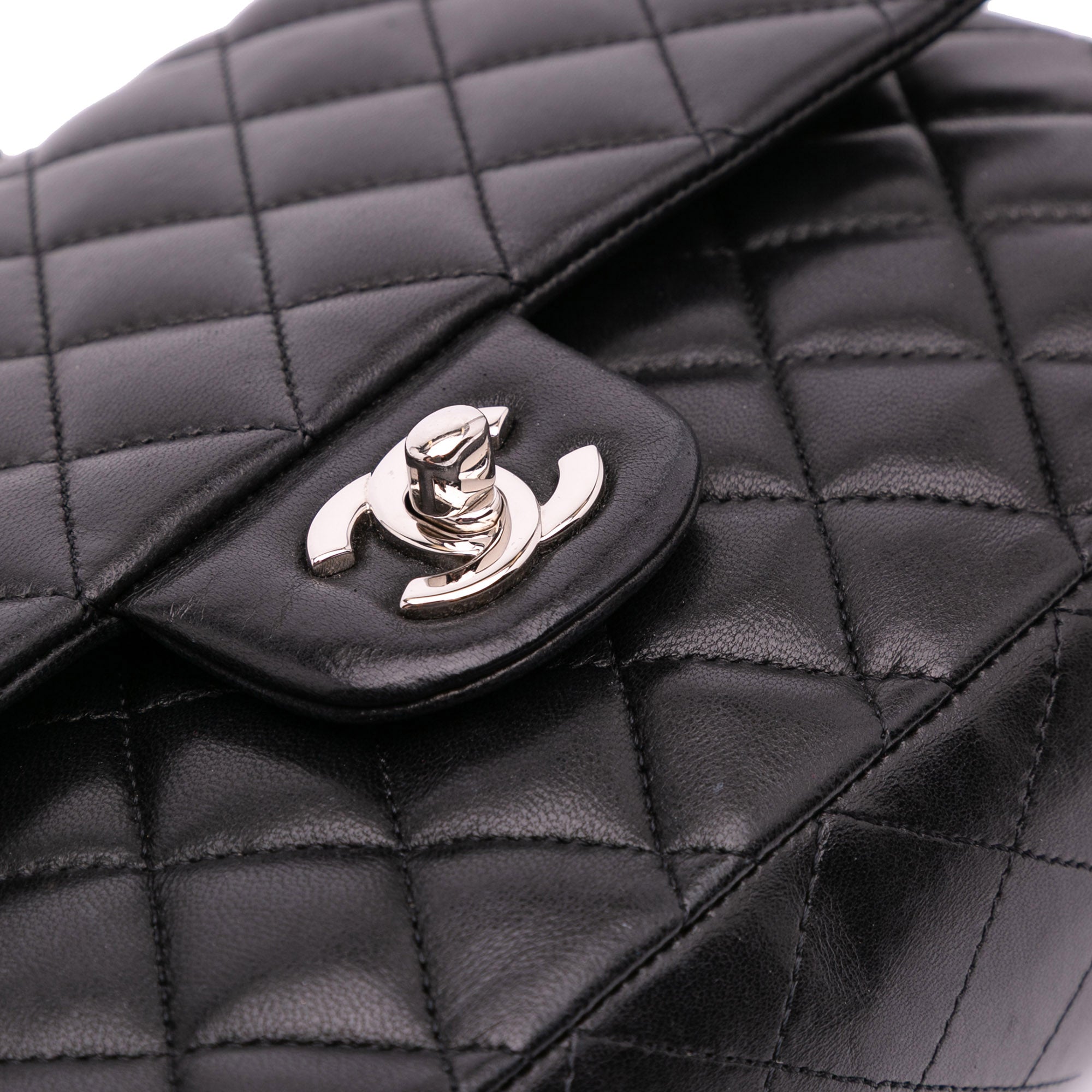 Medium Classic Lambskin Double Flap