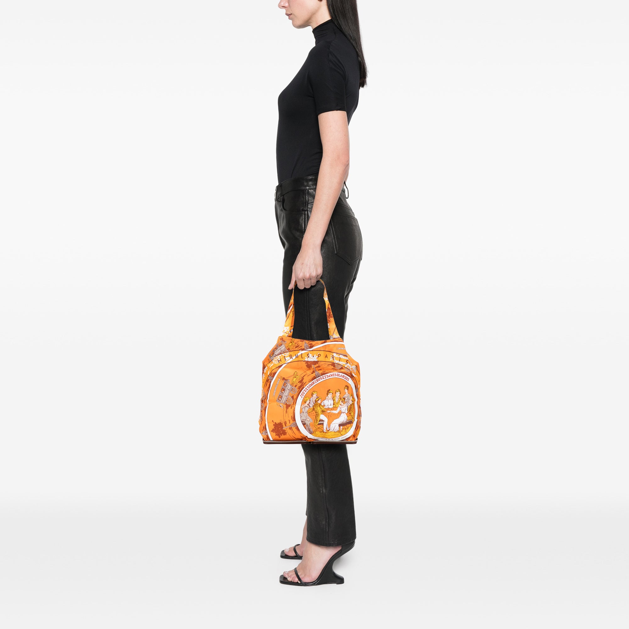 Jeu des Omnibus et Dames Blanches Silky Pop Tote