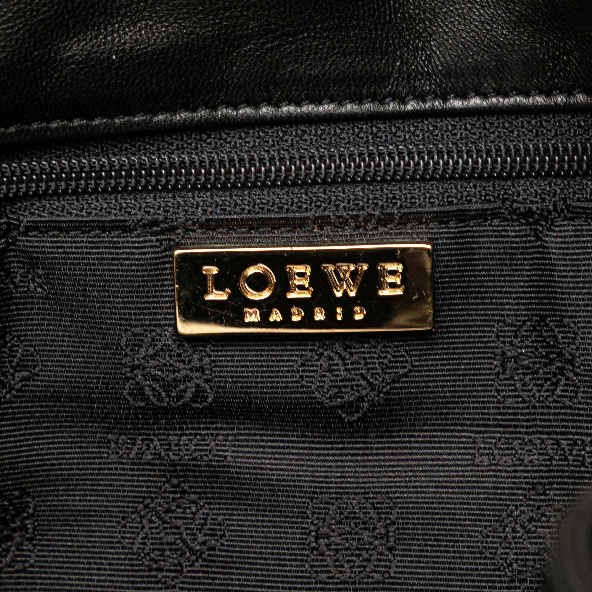 Nappa Flamenco Drawstring Crossbody