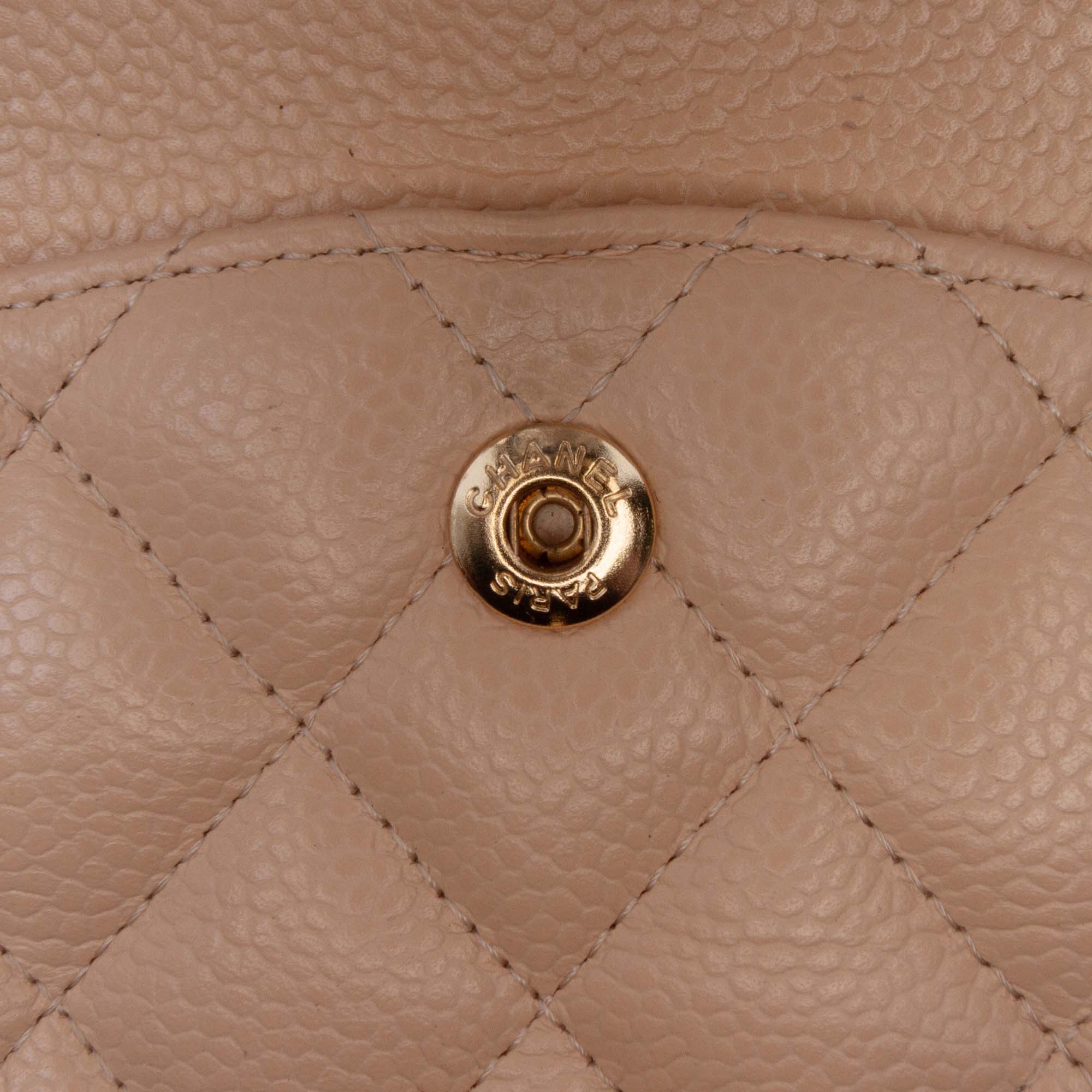 Medium Classic Caviar Double Flap