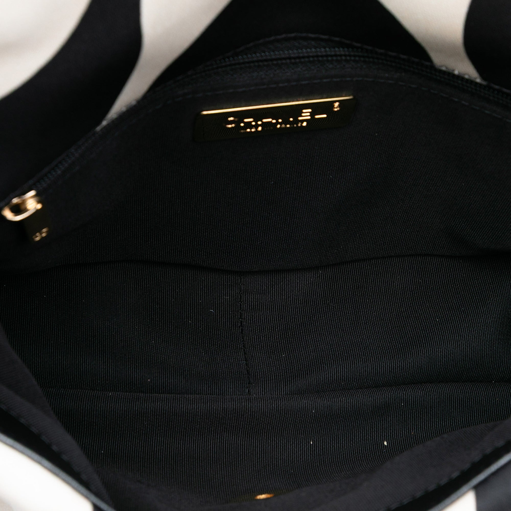 Medium Printed Silk 19 Flap