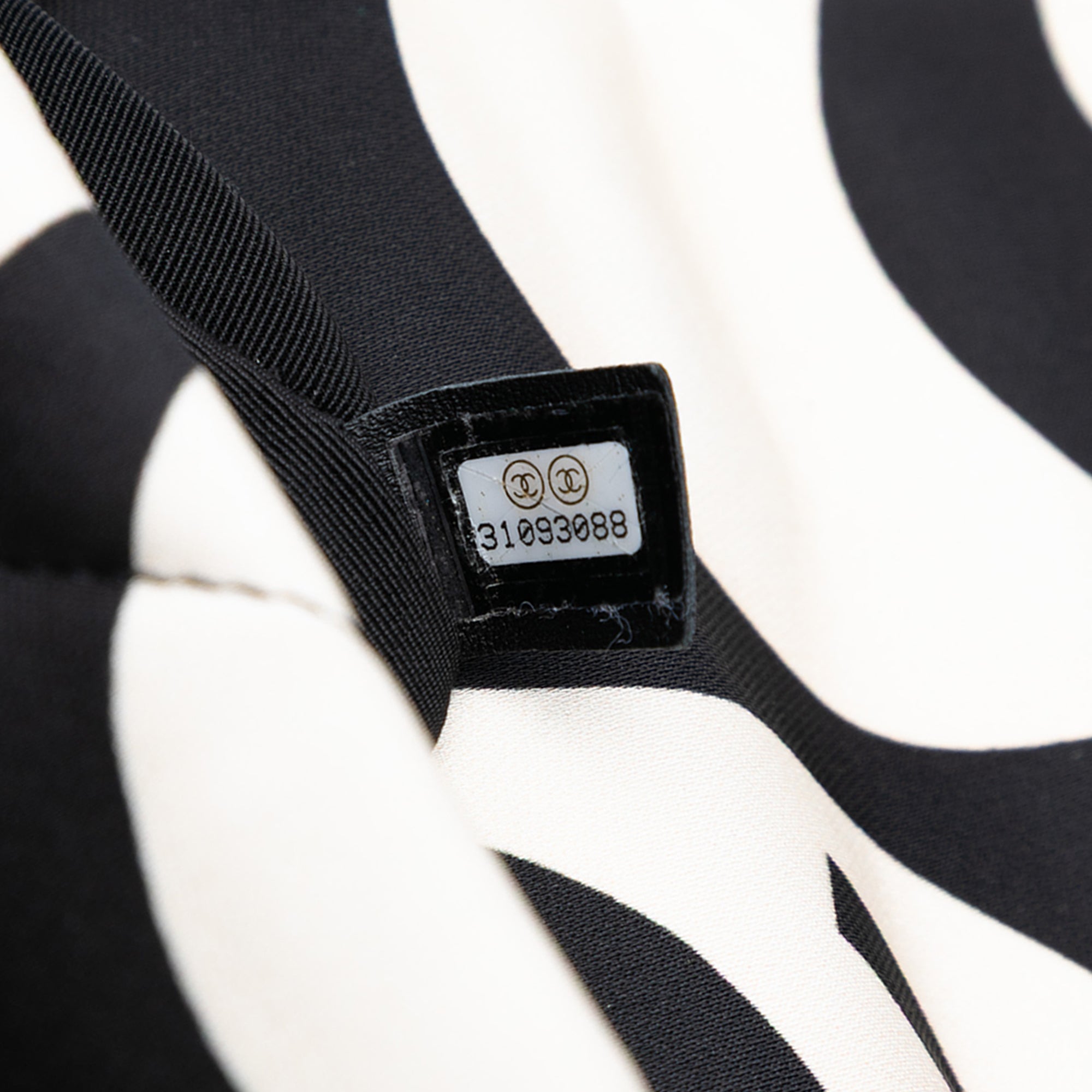 Medium Printed Silk 19 Flap