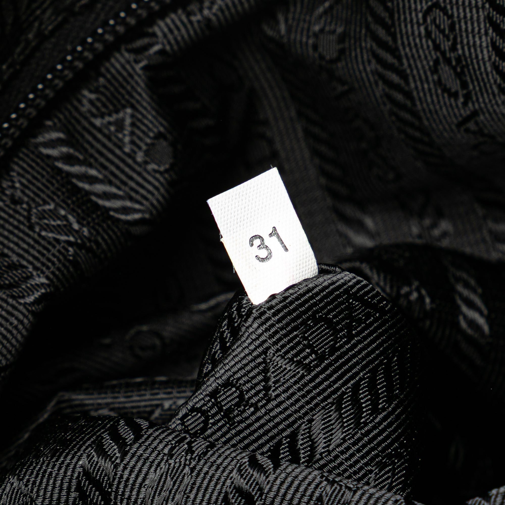 Tessuto Zip Top Crossbody