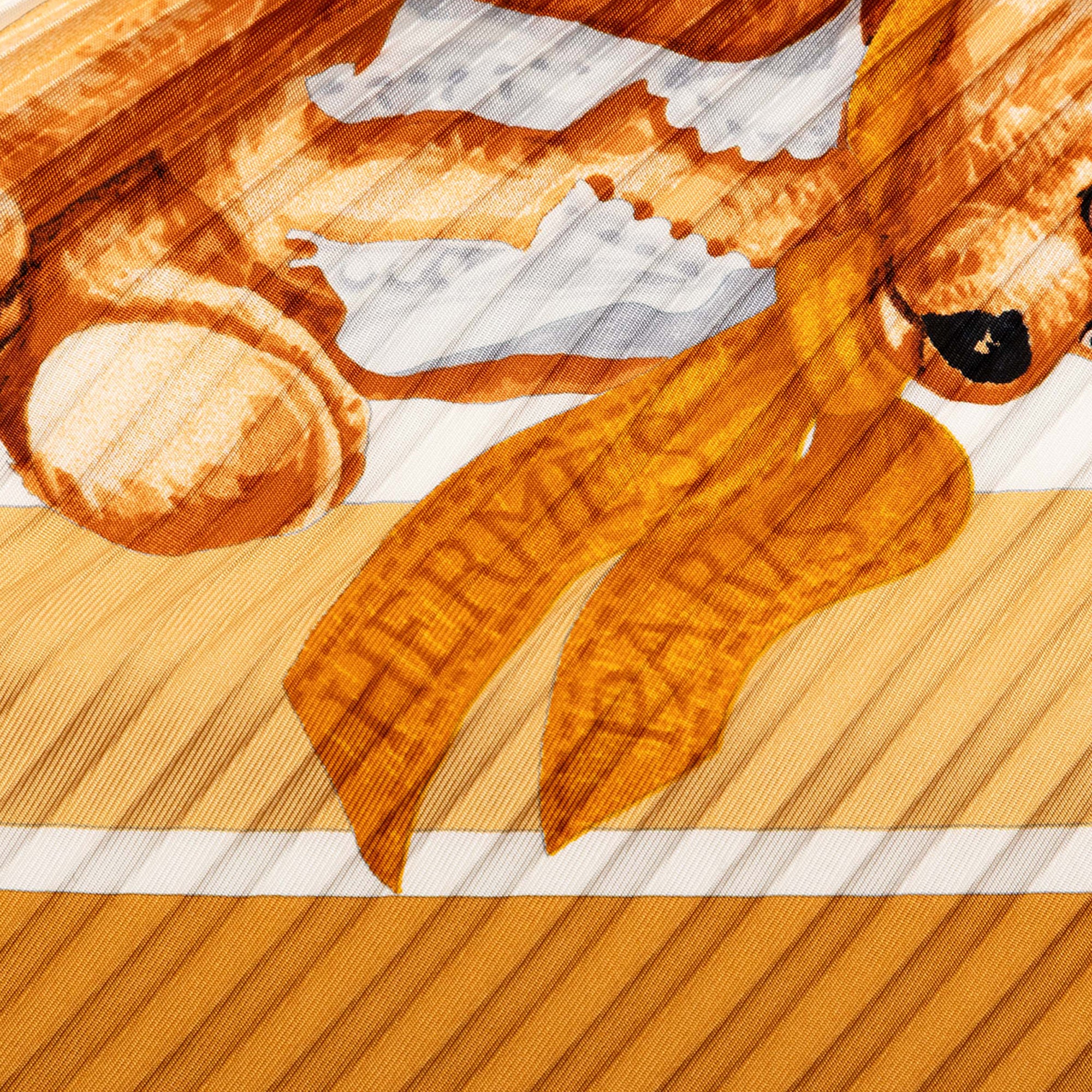 Confidents Des Coeurs Pleated Silk Scarf