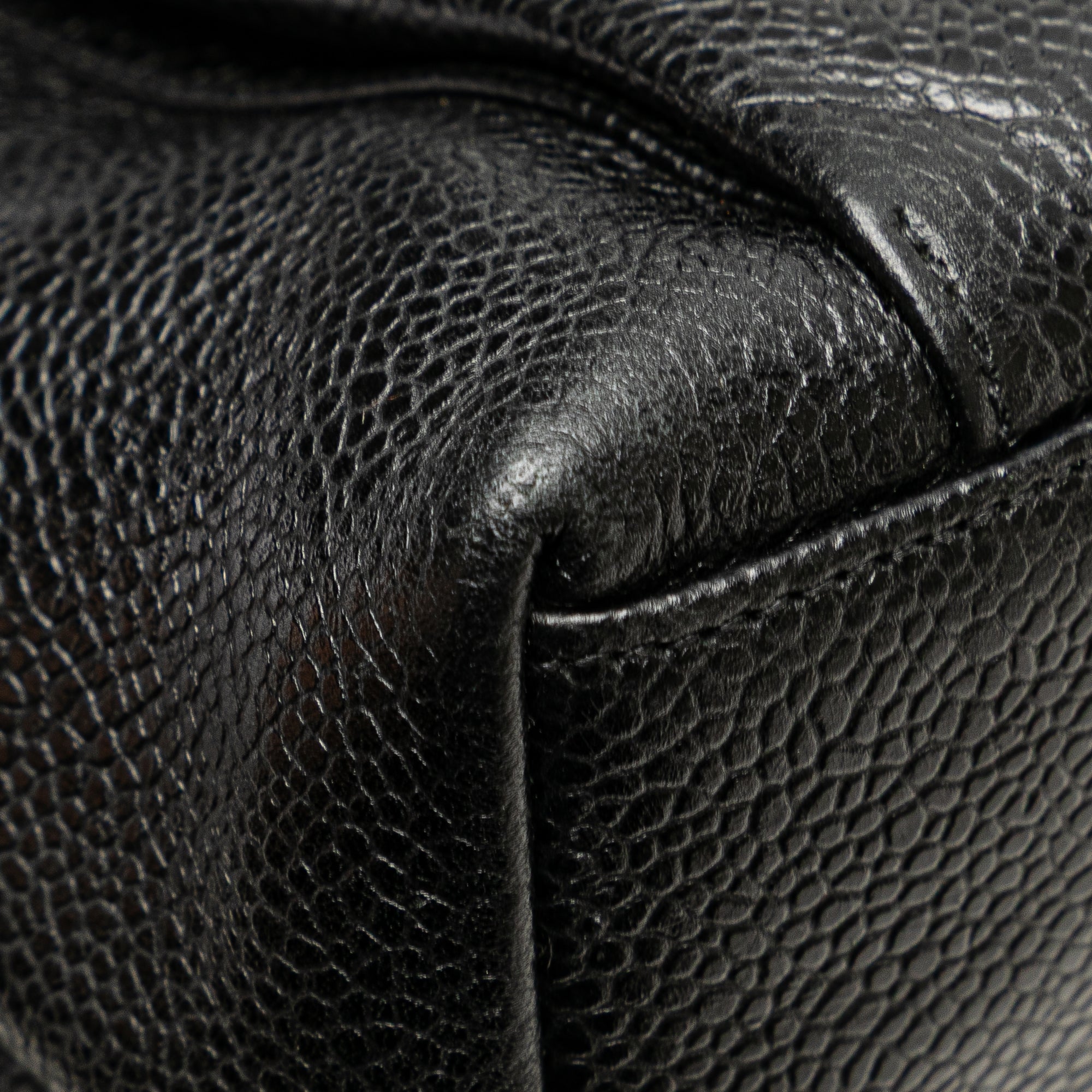 CC Caviar Shoulder Bag