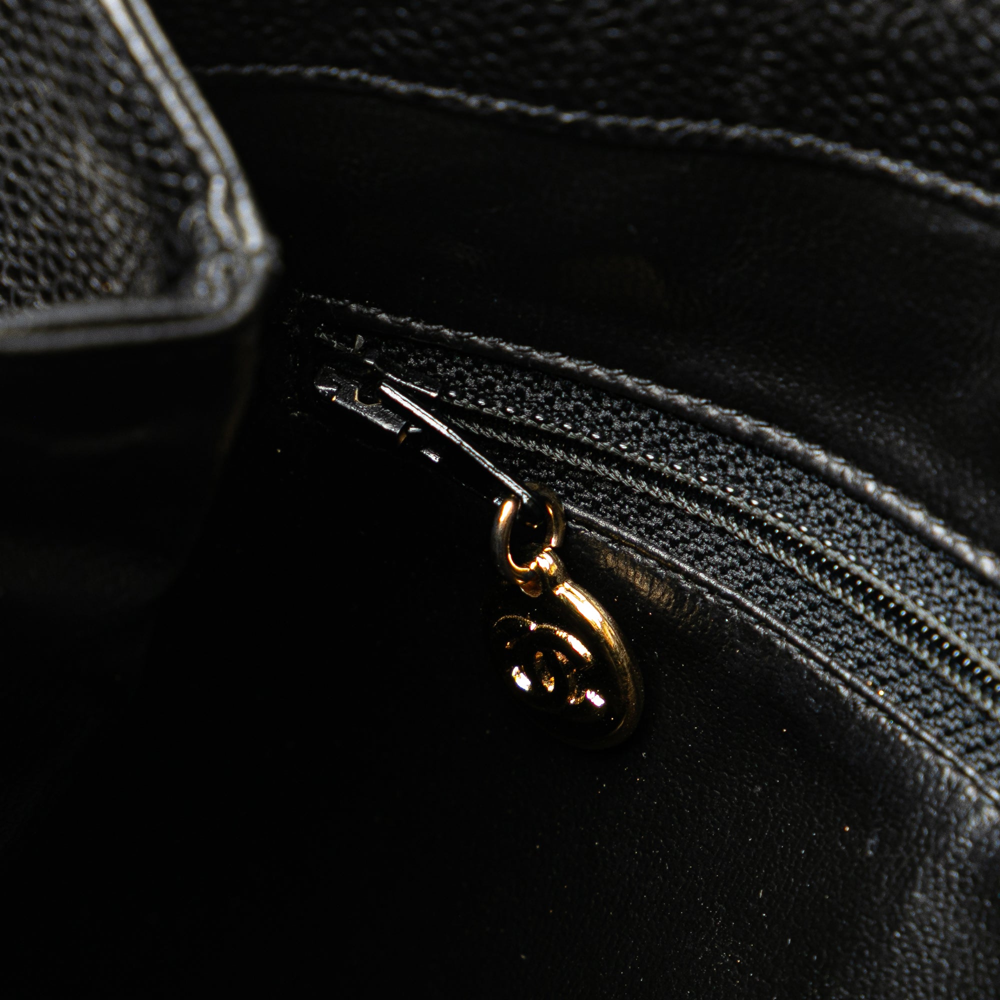 CC Caviar Shoulder Bag