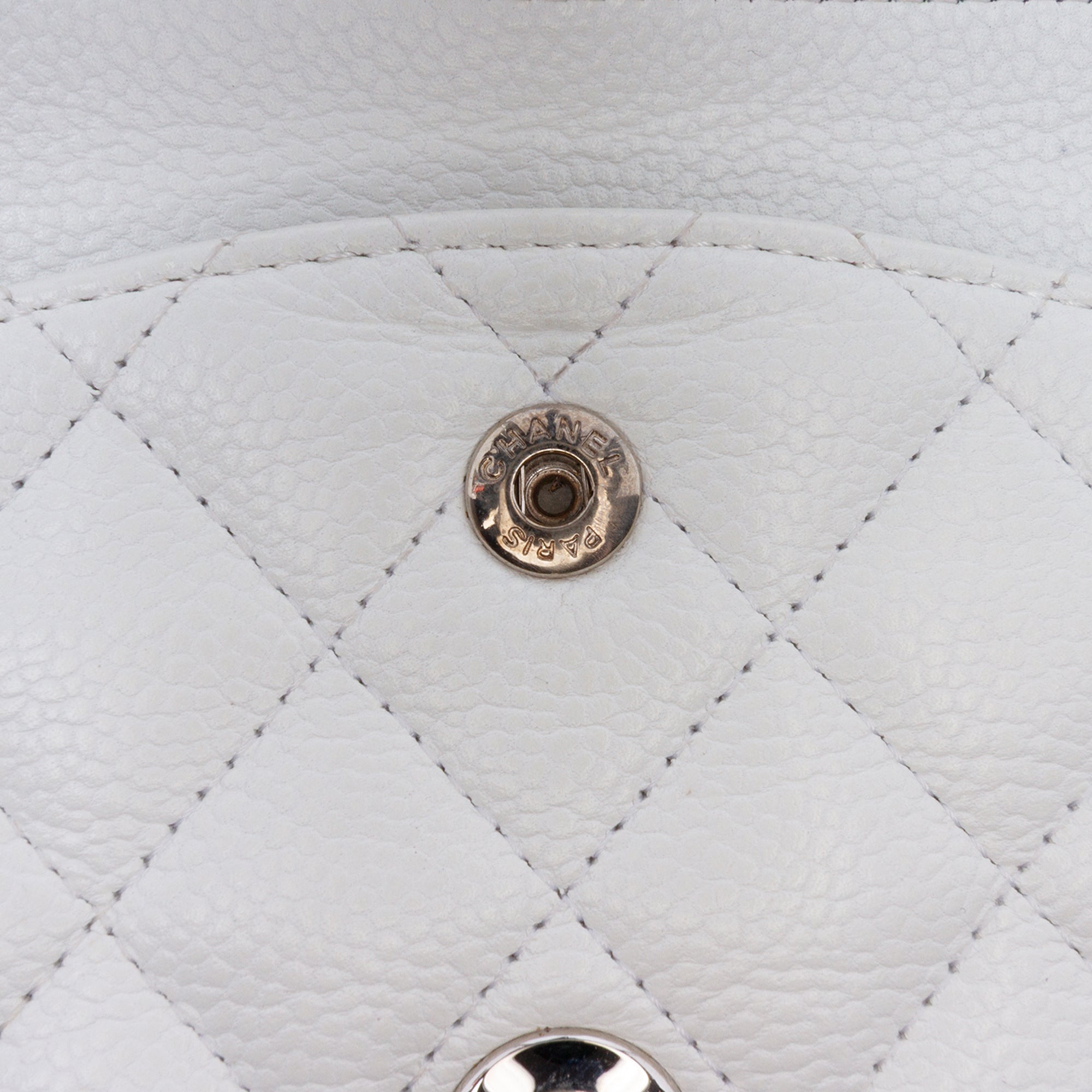 Medium Classic Caviar Double Flap