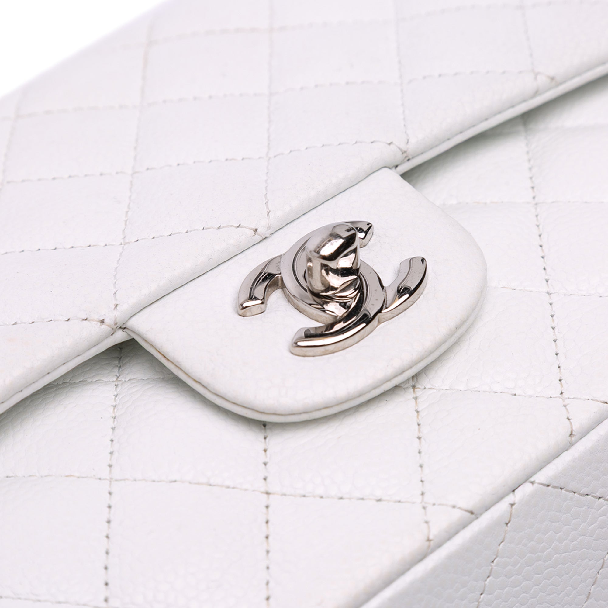 Medium Classic Caviar Double Flap