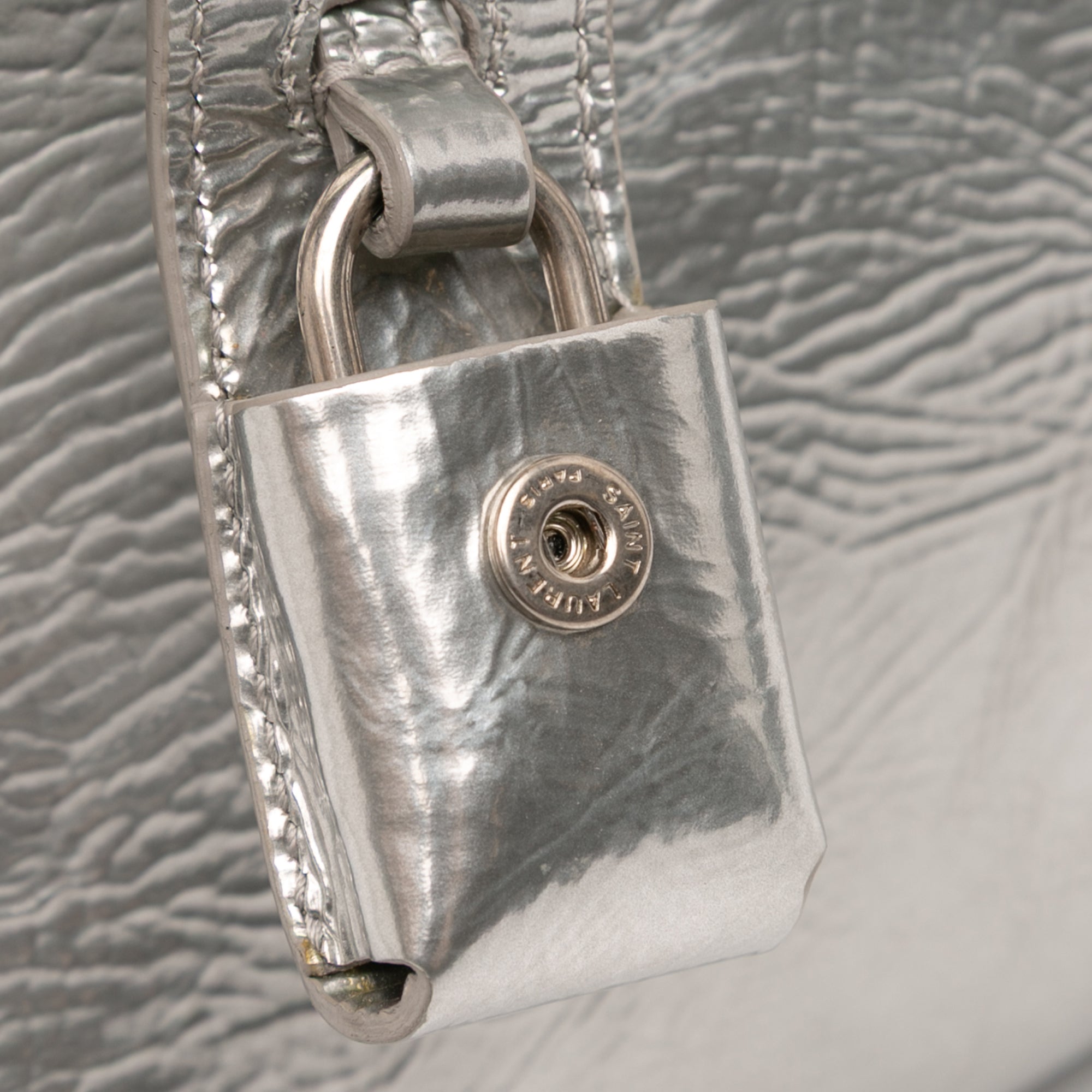 Nano Metallic Crinkled Calfskin Supple Sac De Jour Satchel