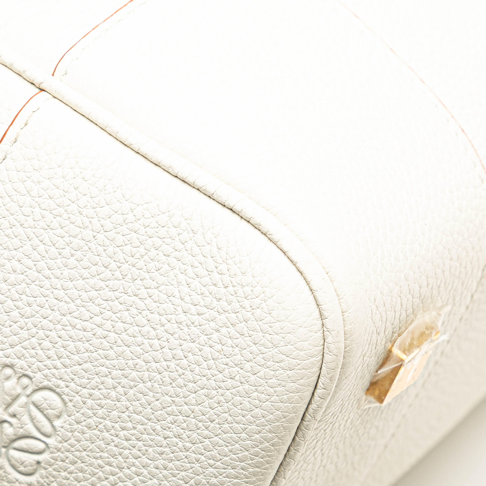 Leather Amazona Square 19