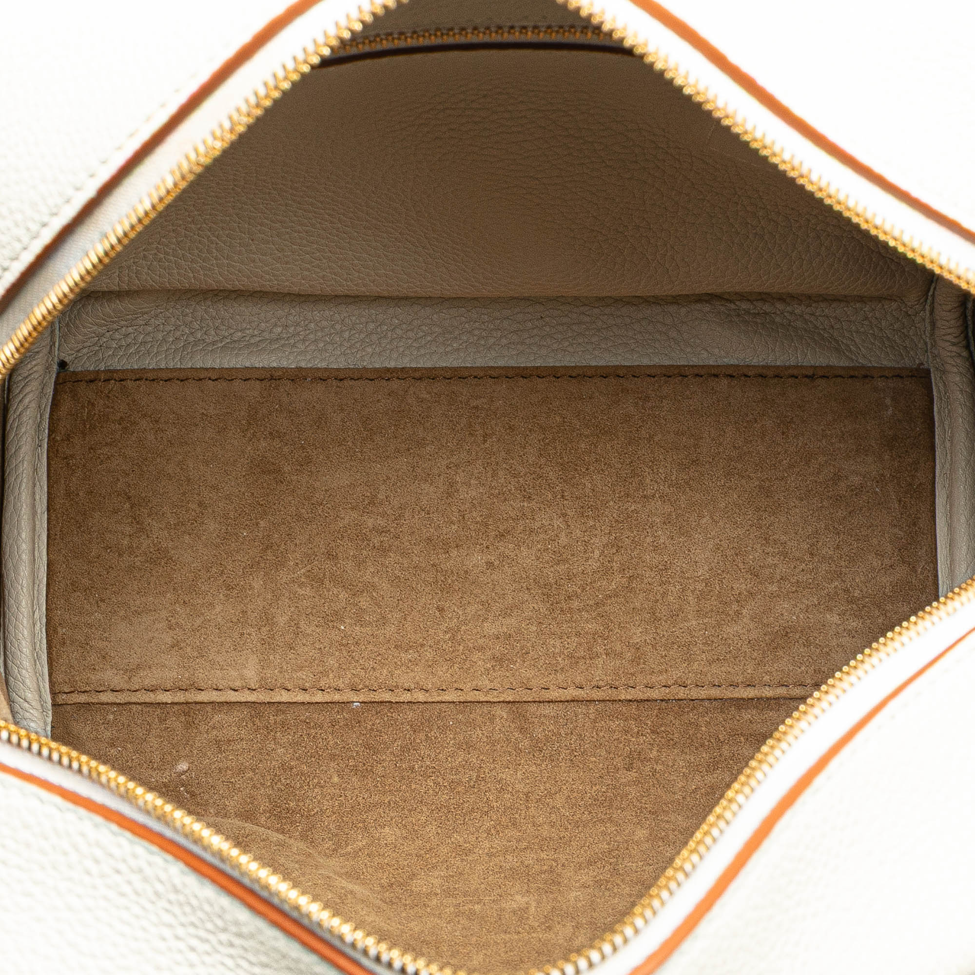 Leather Amazona Square 19