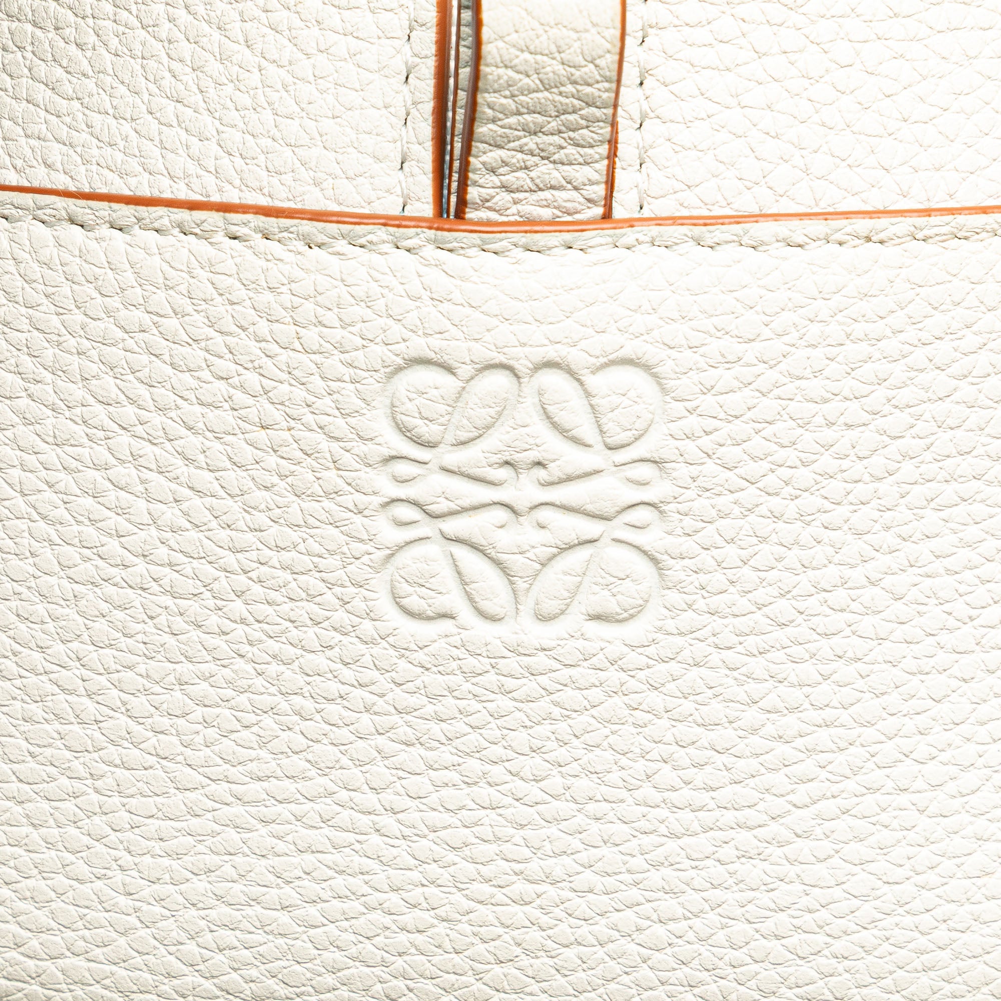 Leather Amazona Square 19