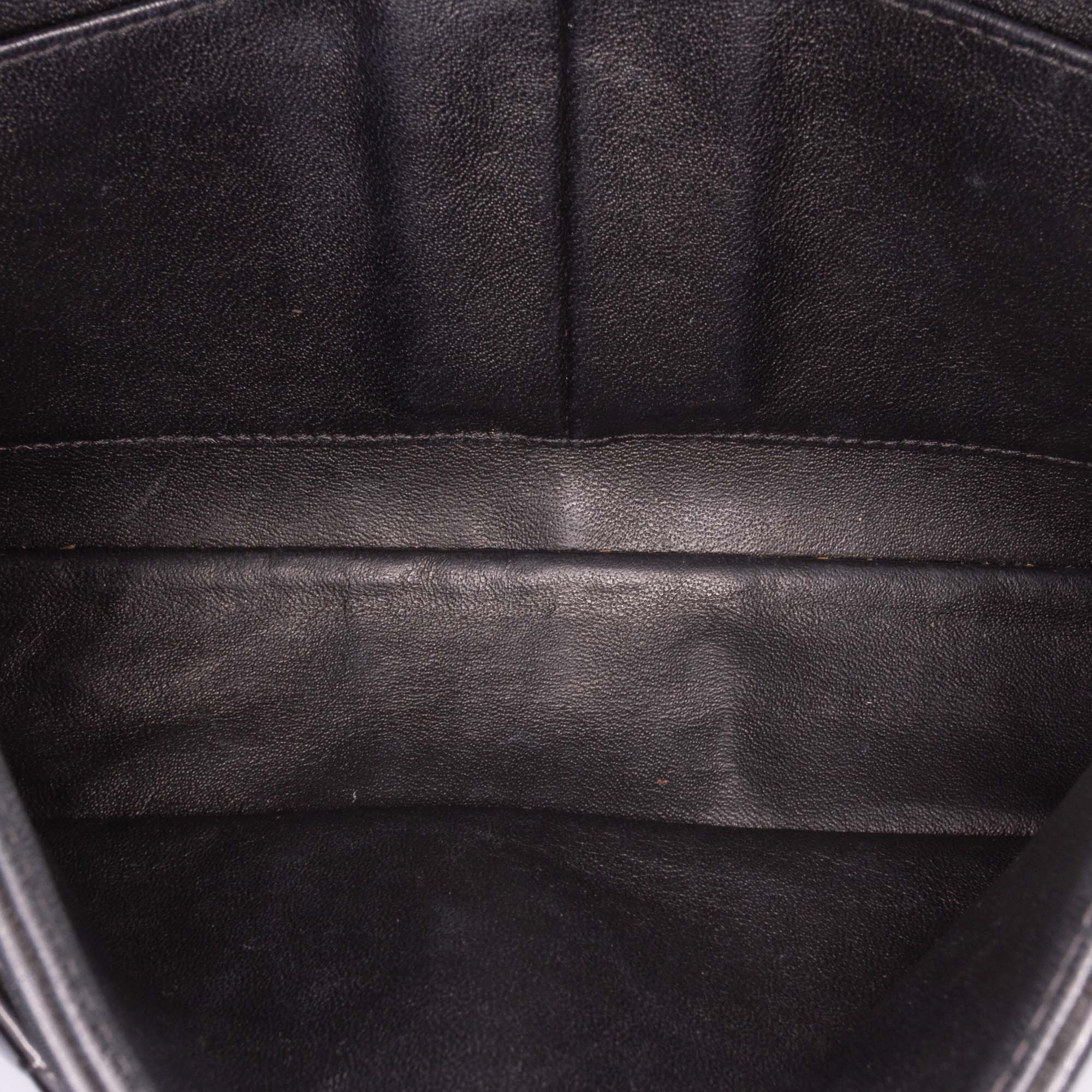 Medium Classic Patent Double Flap