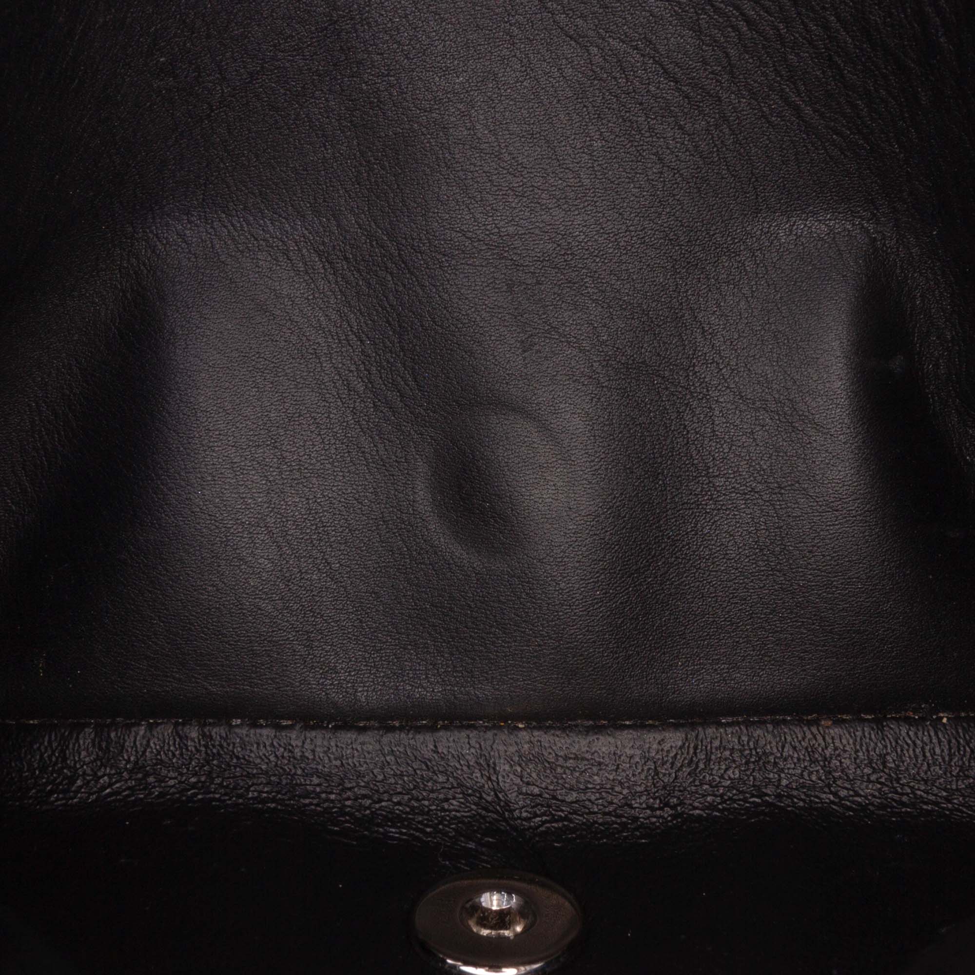 Medium Classic Patent Double Flap
