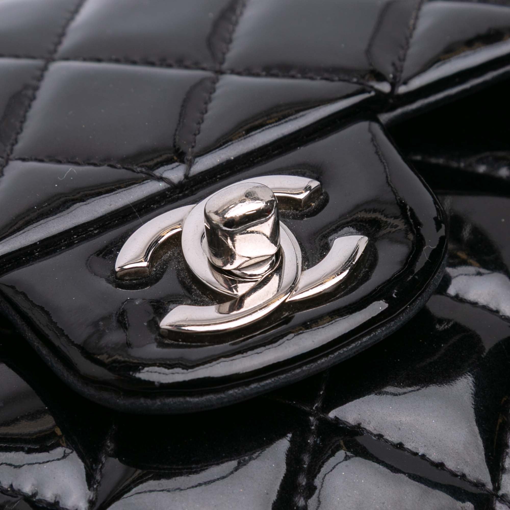 Medium Classic Patent Double Flap