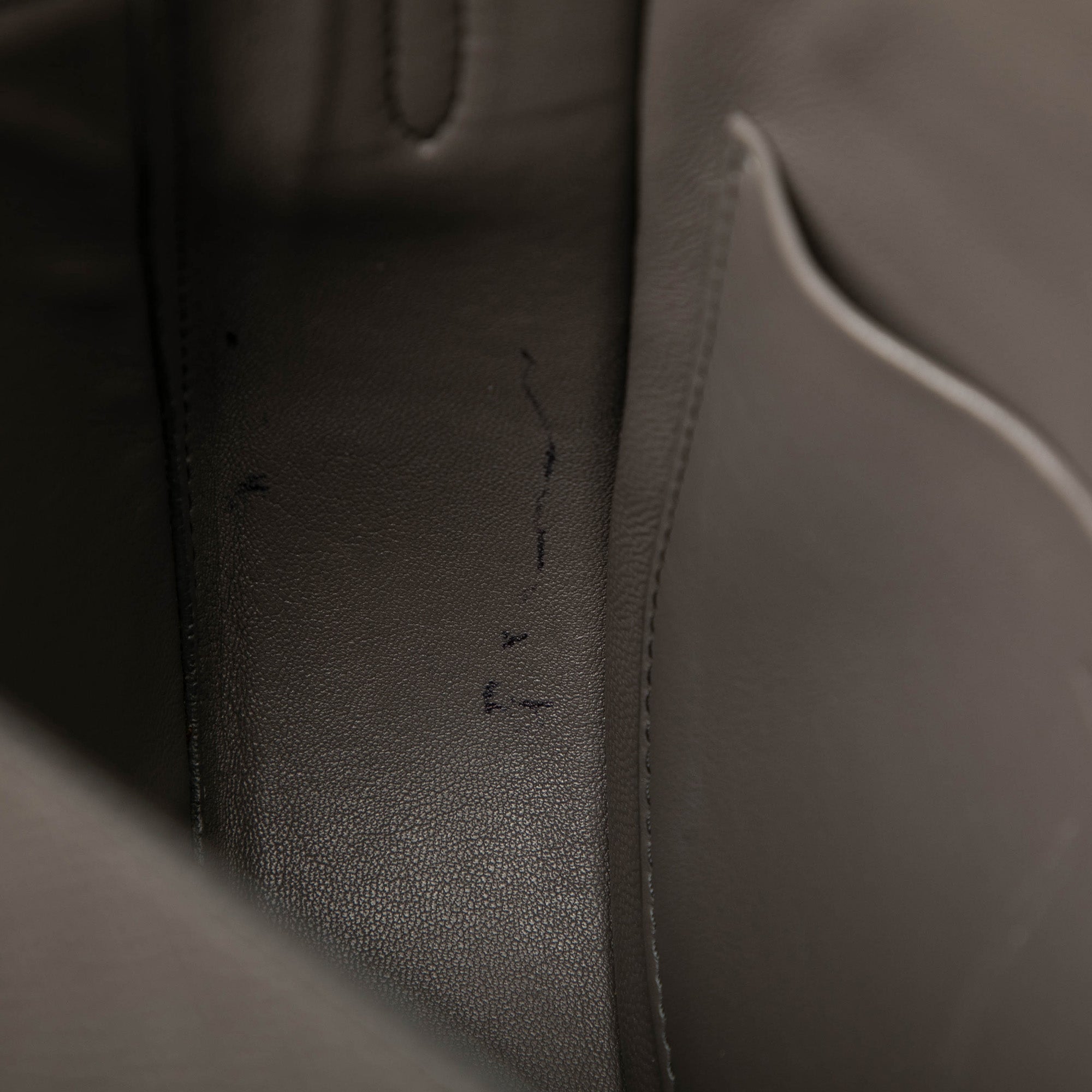 Small Grained Calfskin Trotteur Crossbody