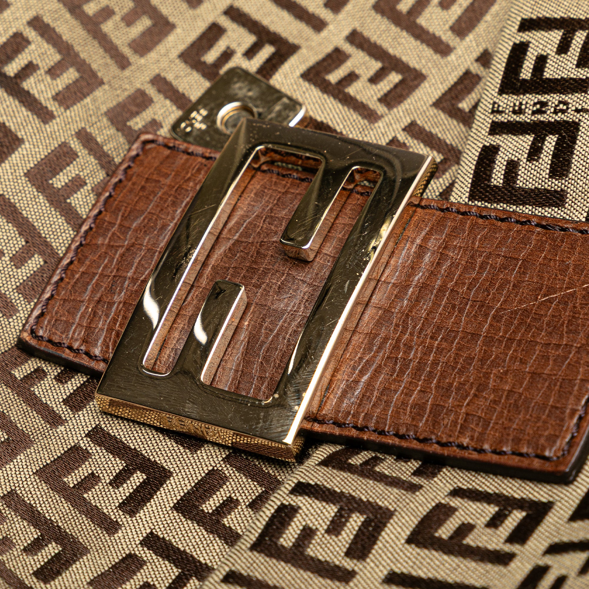 Zucchino Canvas Crossbody