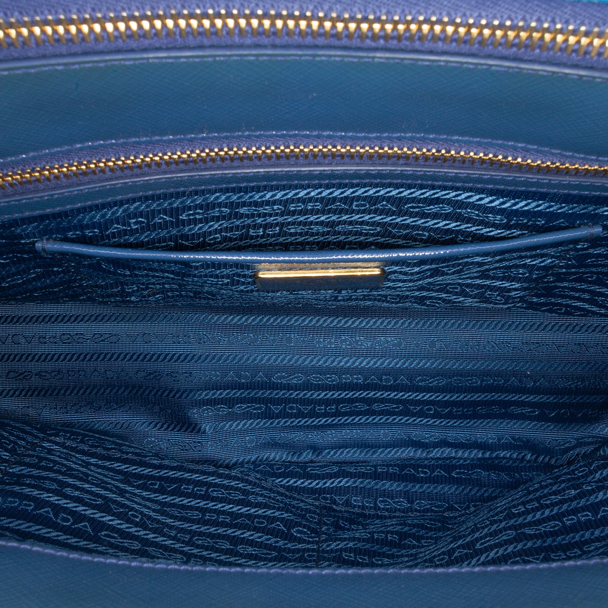 Medium Saffiano Vernice Galleria Double Zip Satchel