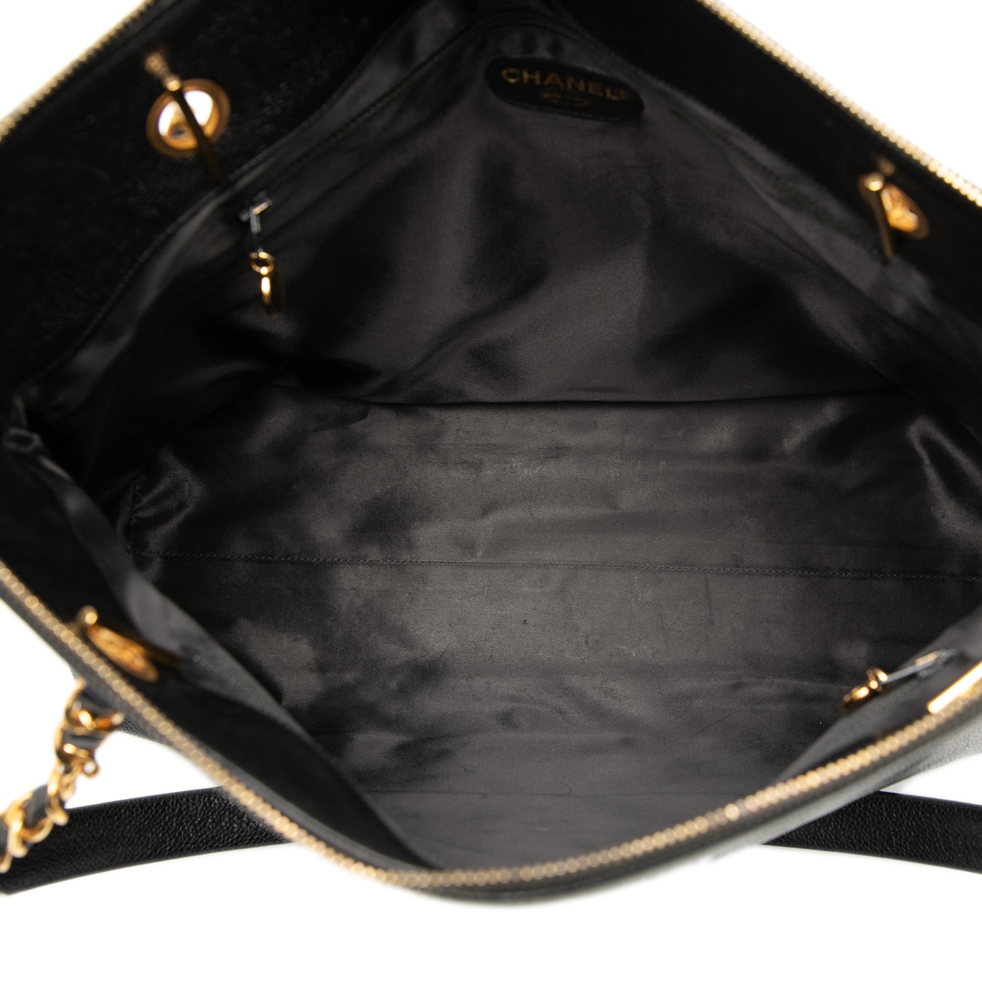 CC Caviar Shoulder Bag