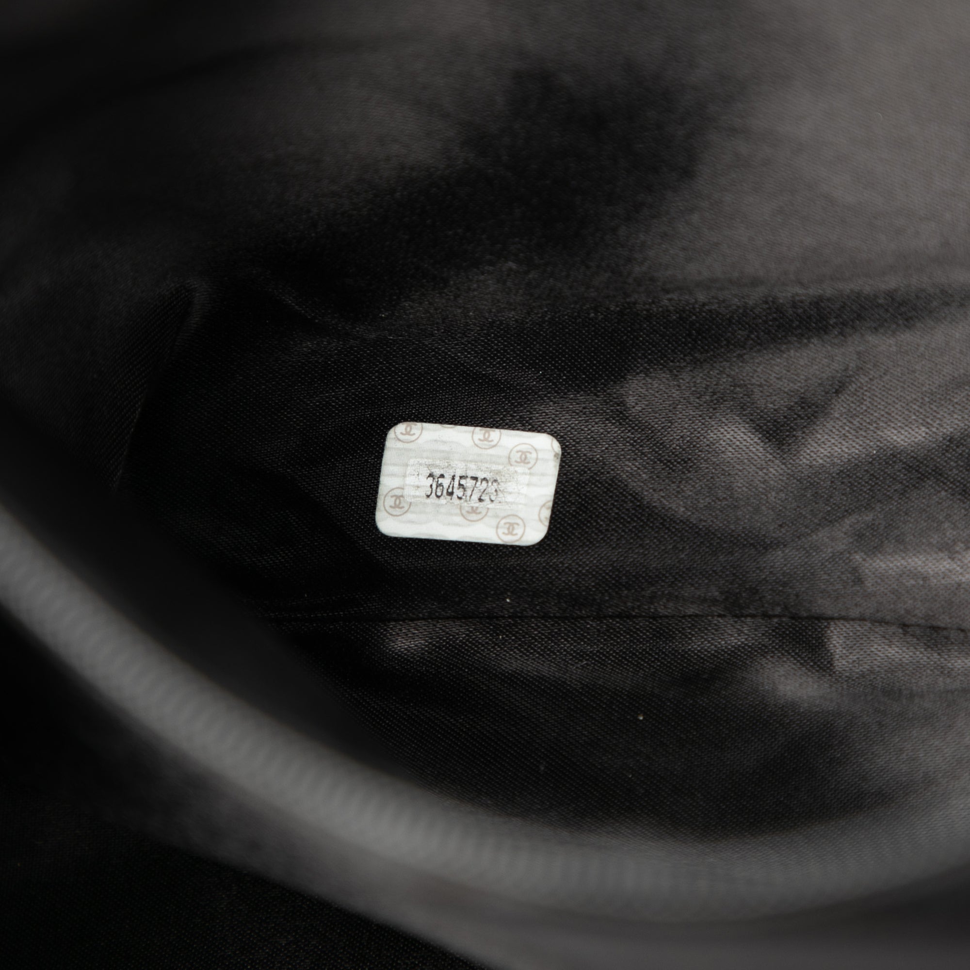 CC Caviar Shoulder Bag