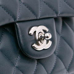 Medium Classic Lambskin Double Flap