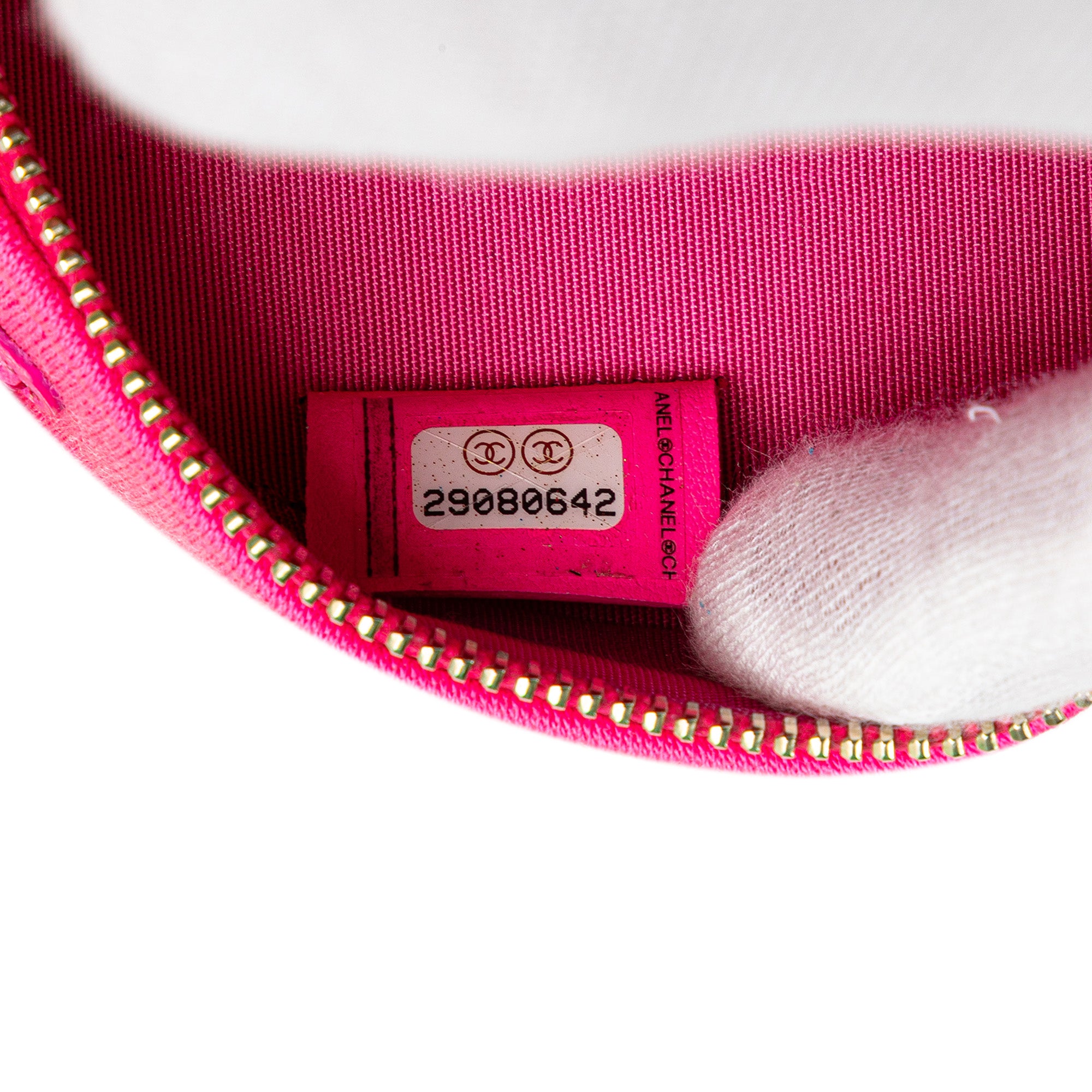 Jersey 19 Round Clutch on Chain