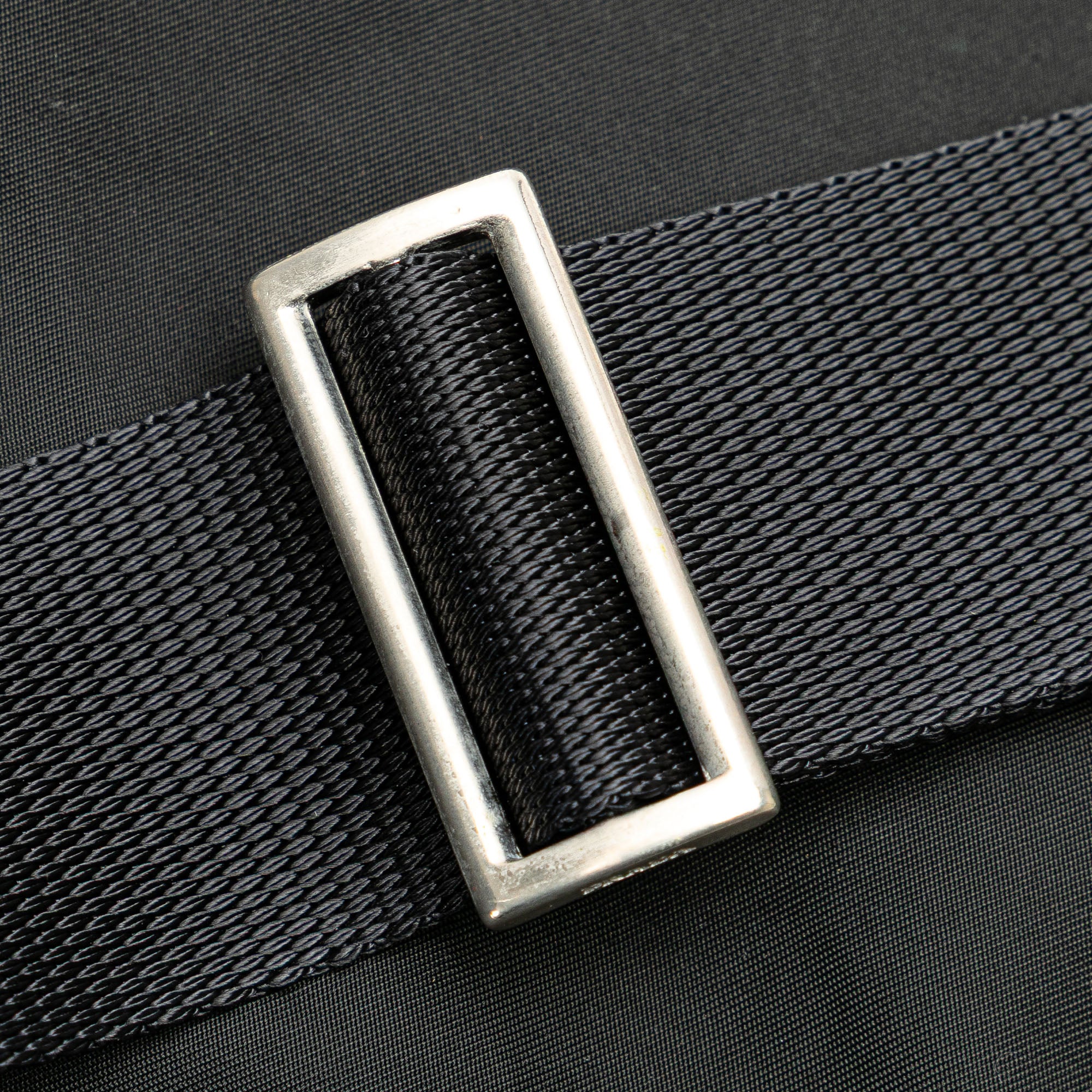 Tessuto Zip Top Crossbody