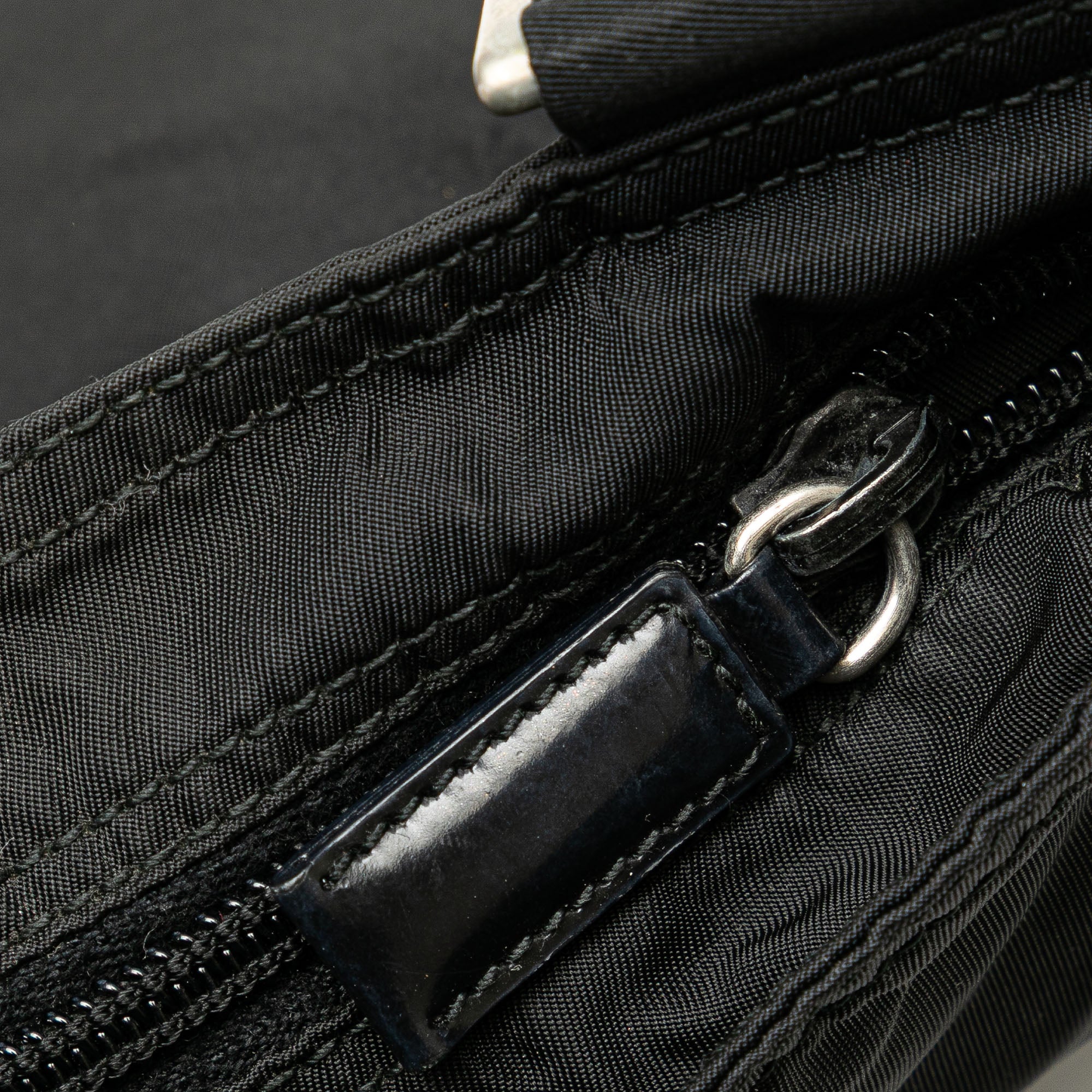 Tessuto Zip Top Crossbody