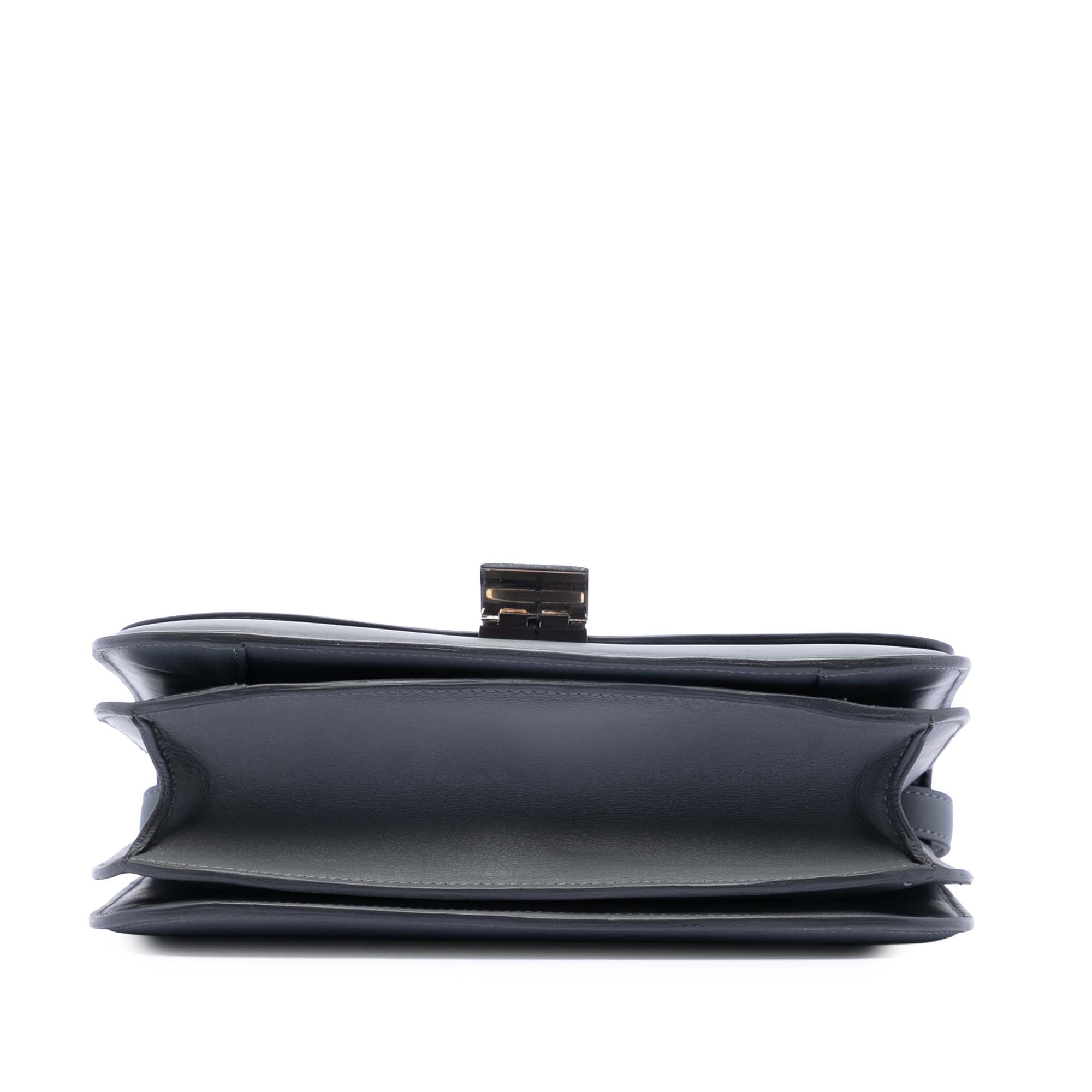 Medium Calfskin Classic