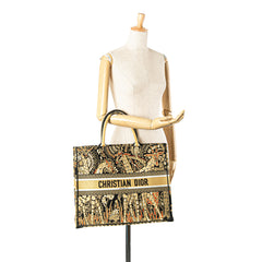Large Canvas Embroidered Dior Animals Giraffe Book Tote