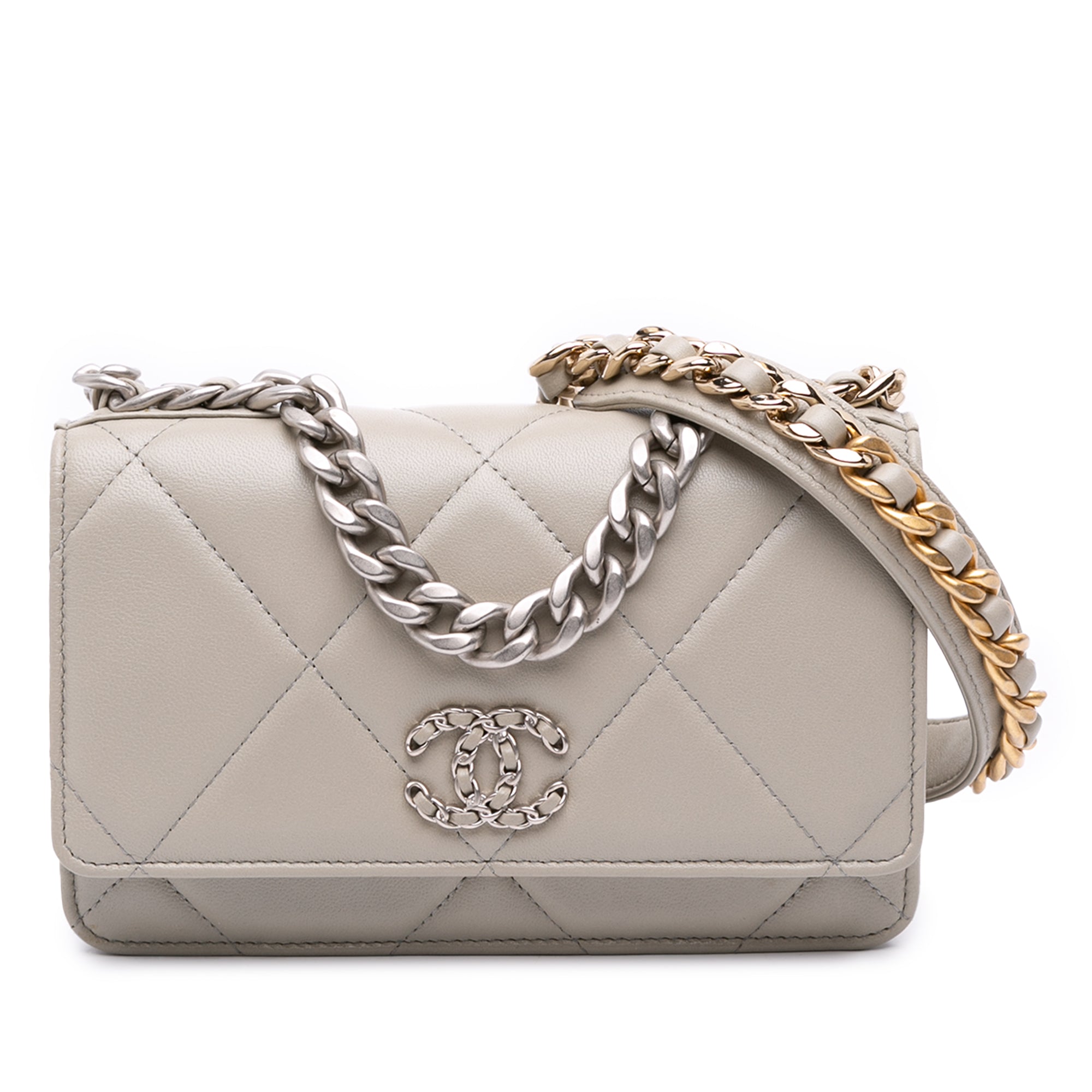 Quilted Lambskin 19 Wallet on Chain