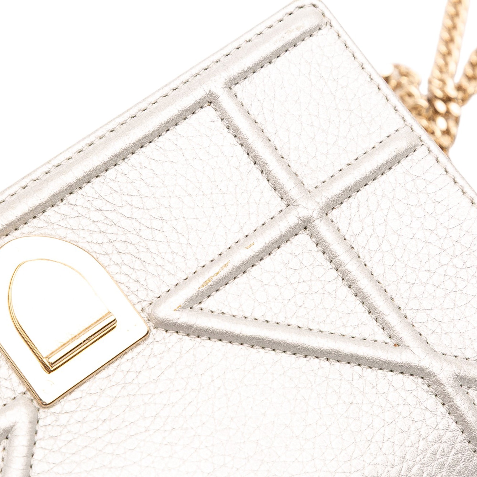 Metallic Grained Calfskin Diorama Wallet On Chain
