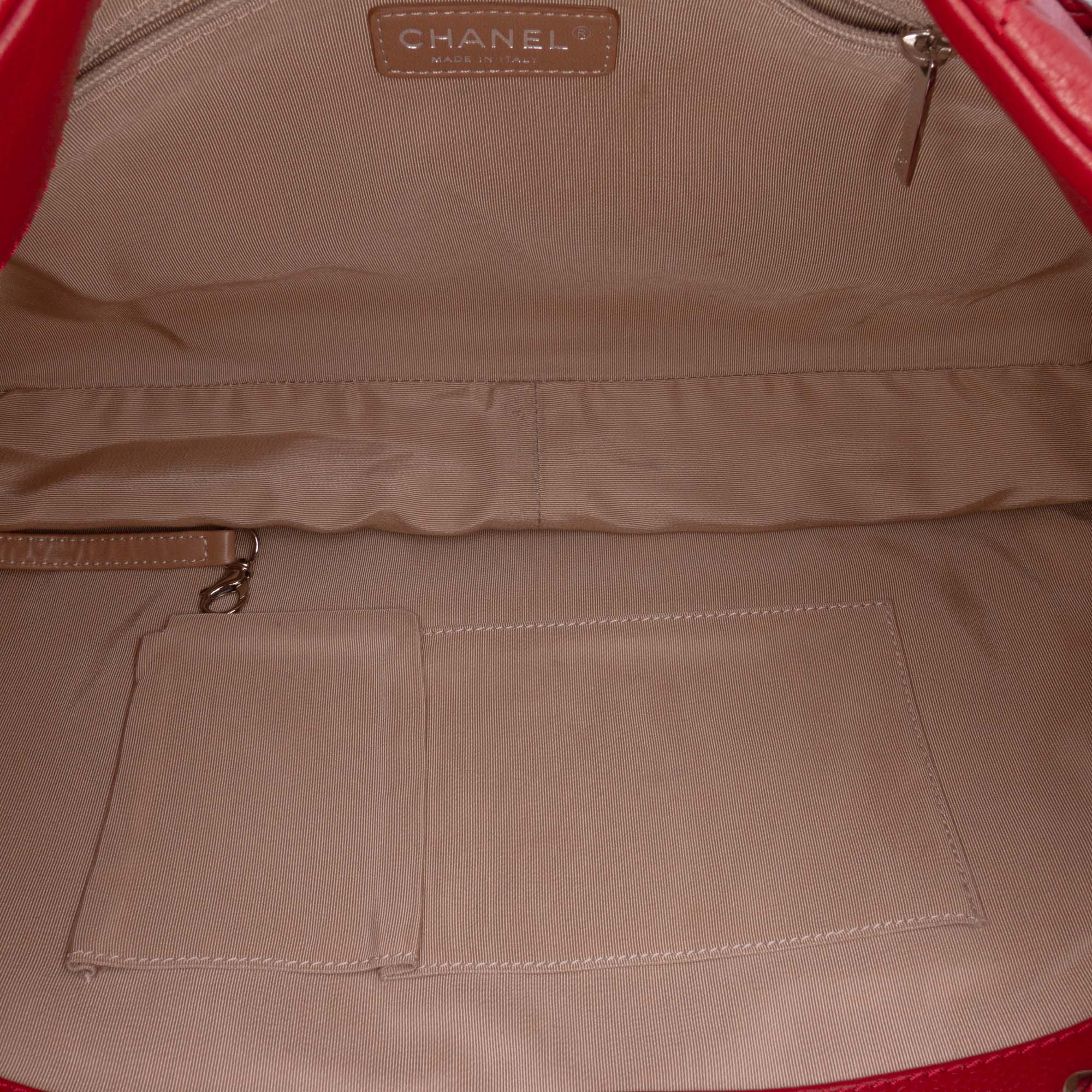 Quilted Caviar Expandable Zip Tote