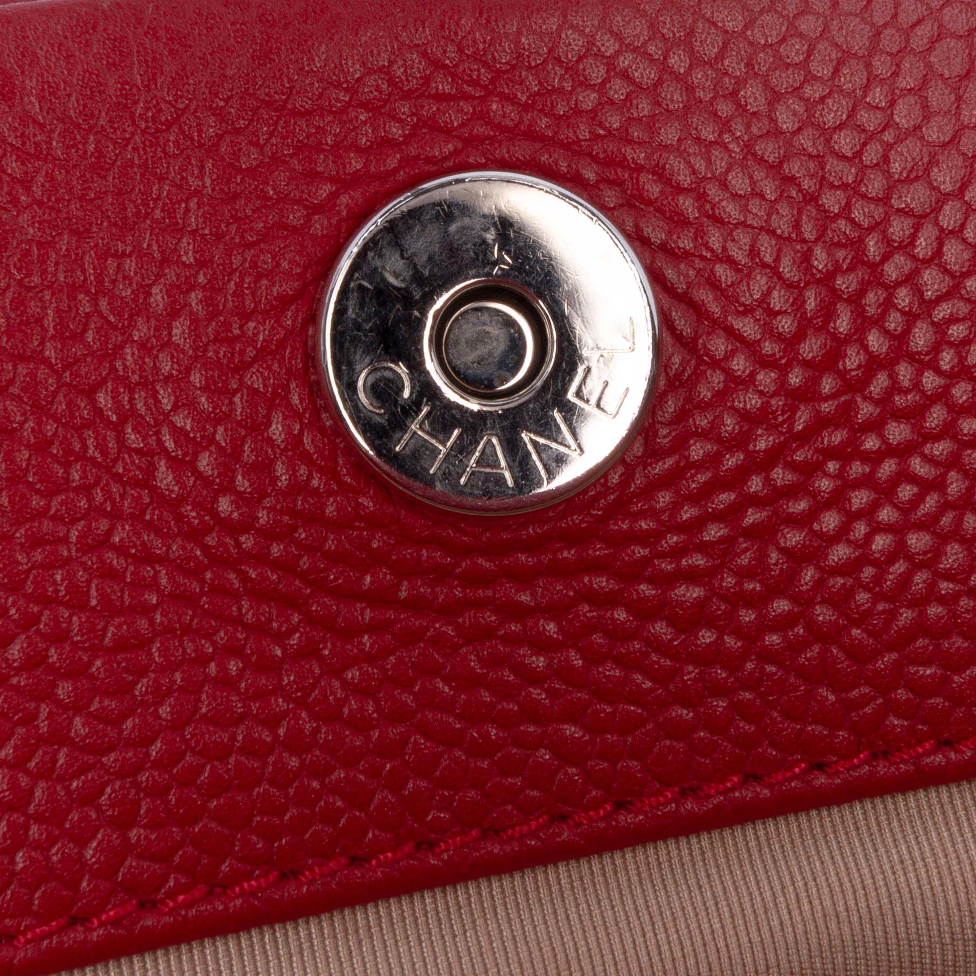 Quilted Caviar Expandable Zip Tote