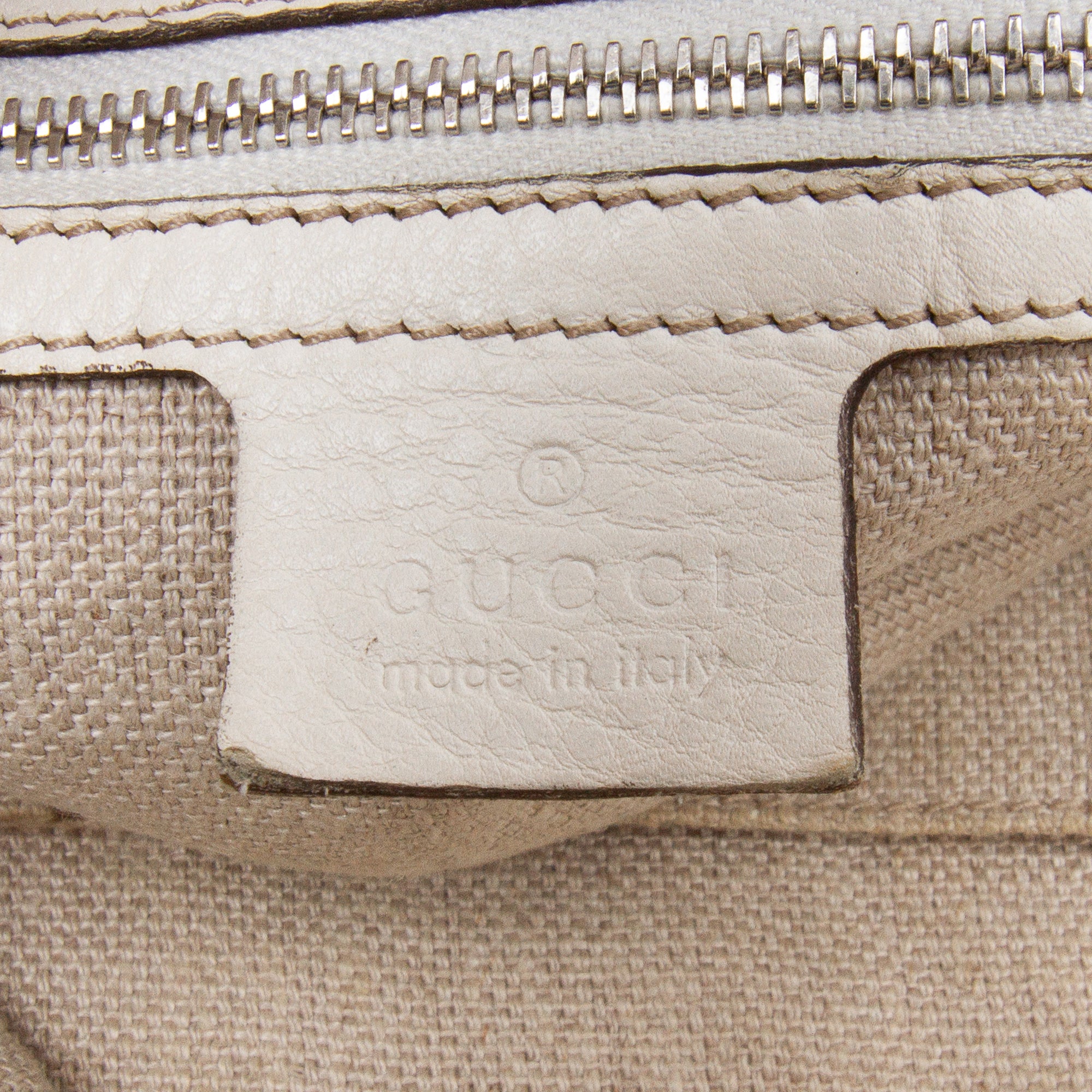 Medium GG Canvas Icon Bit Satchel