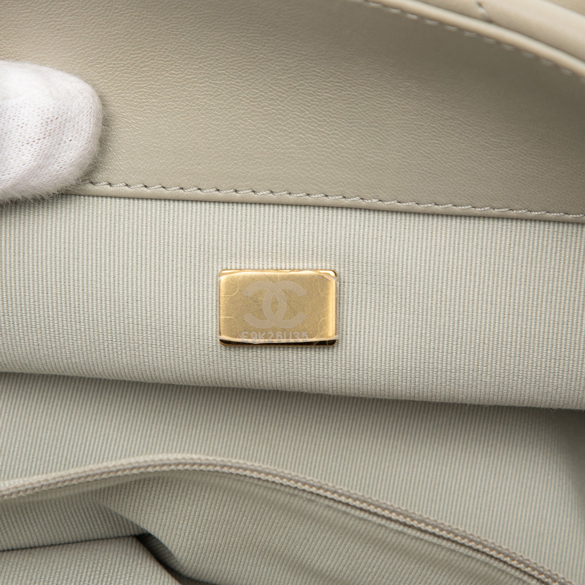 Maxi Lambskin 19 Flap