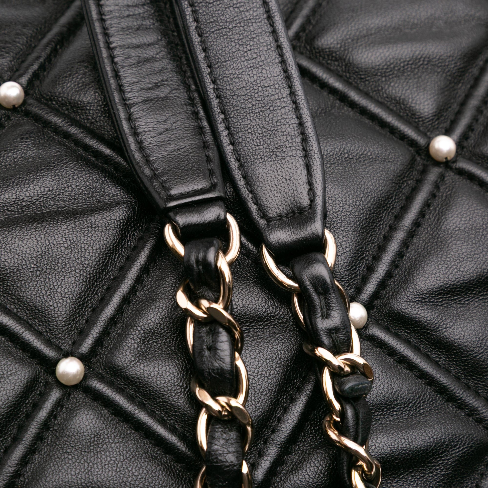 Medium Quilted Lambskin Pearl Studs Flap