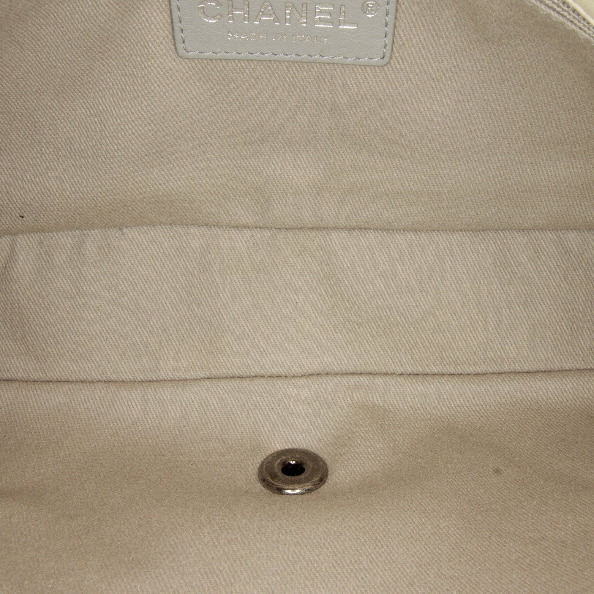 Small Airlines Tweed Flap